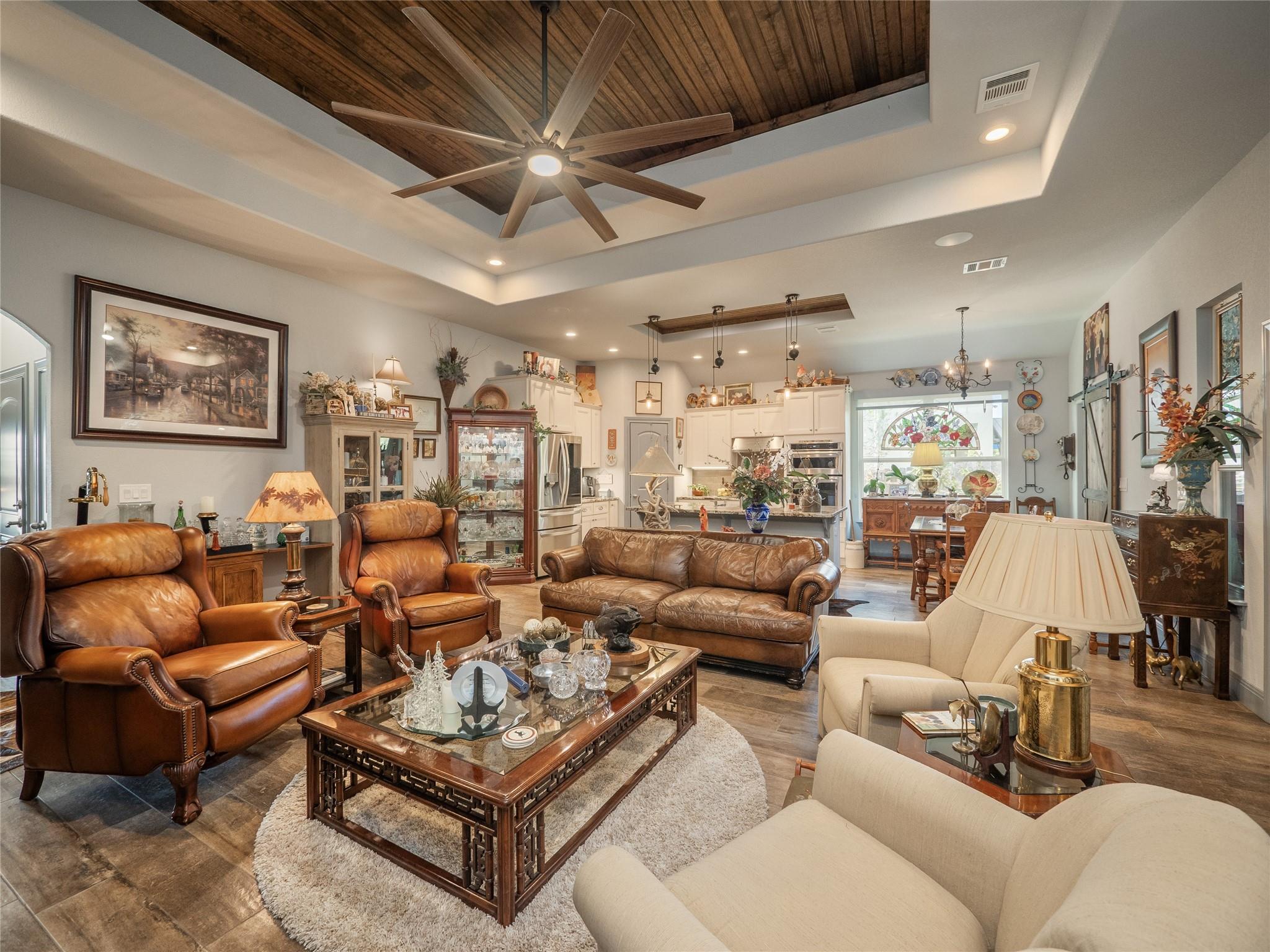4th image of 308 Buckhorn Dr, Lago Vista, TX 78645 | MLS# 9998265