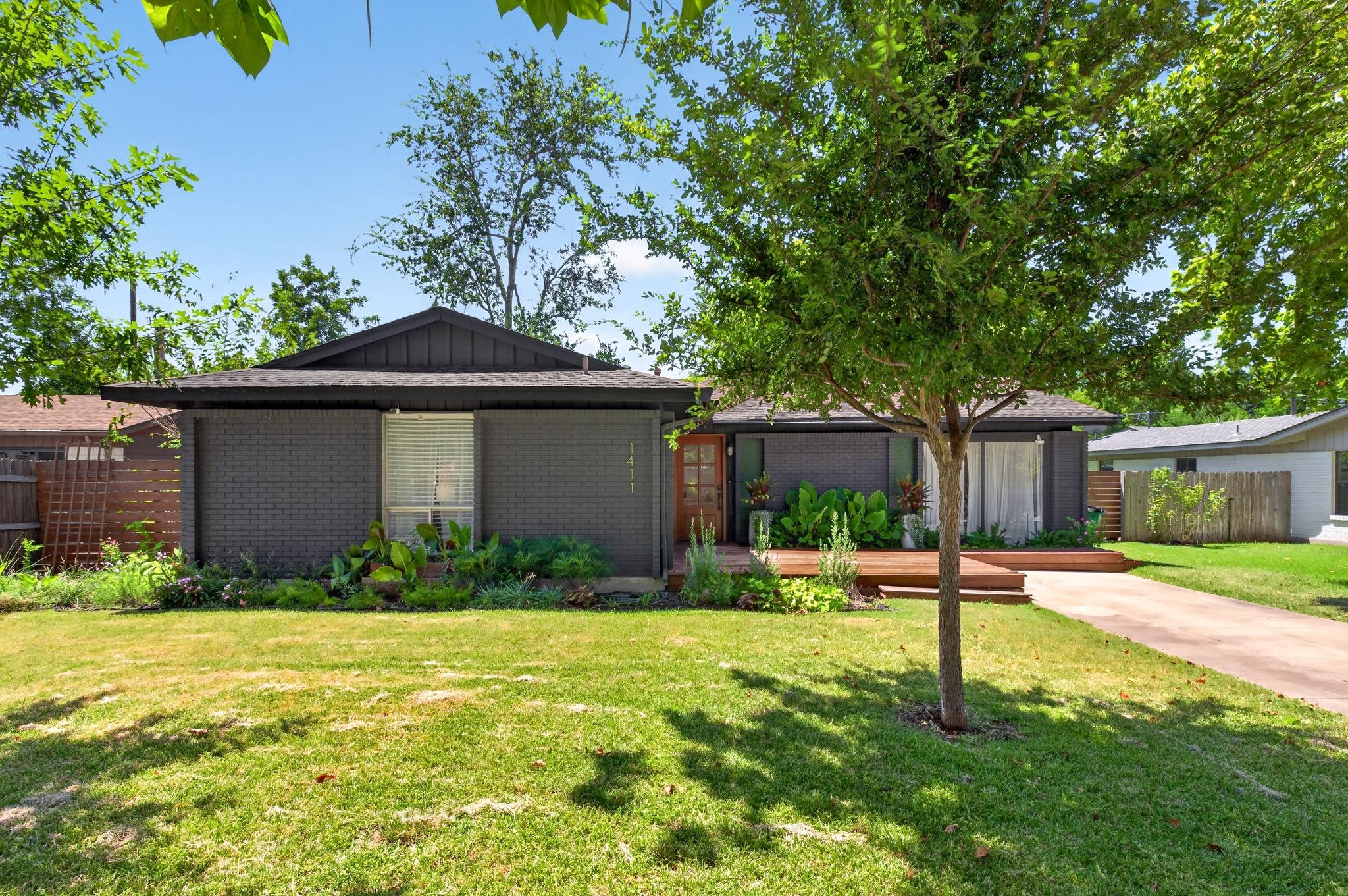 1st image of 1411 Gilmore St, Taylor, TX 76574 | MLS# 1786349