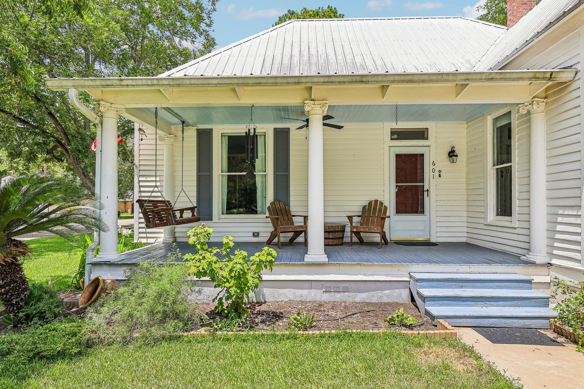 2nd image of 601 Garwood St, Smithville, TX 78957 | MLS# 4550776