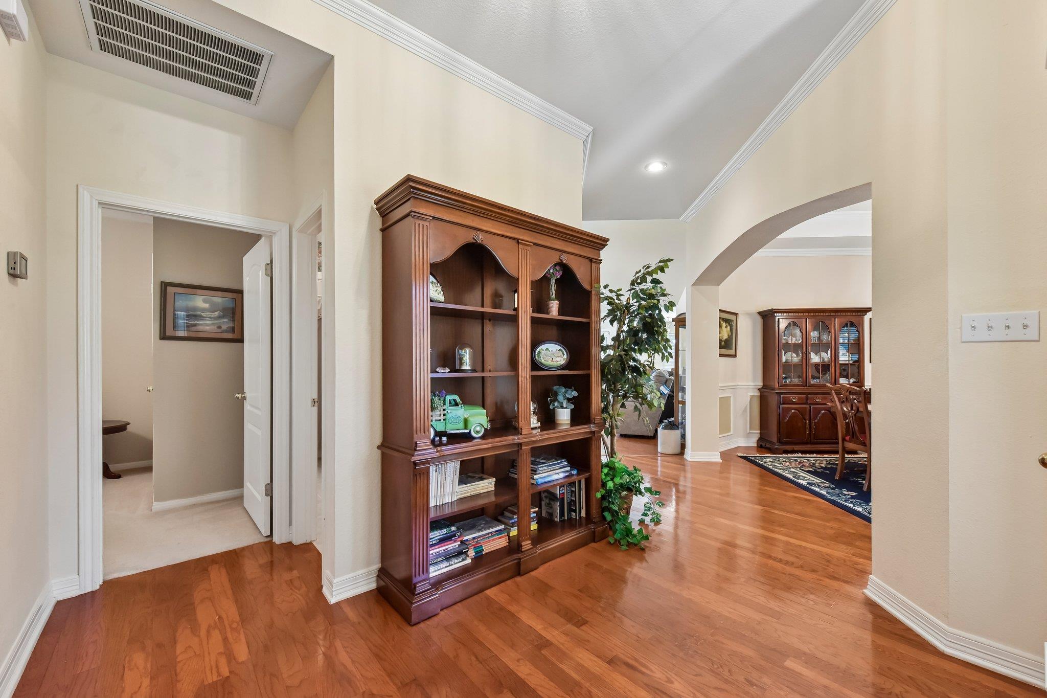 5th image of 10020 Majorca Dr, Austin, TX 78717 | MLS# 2301963