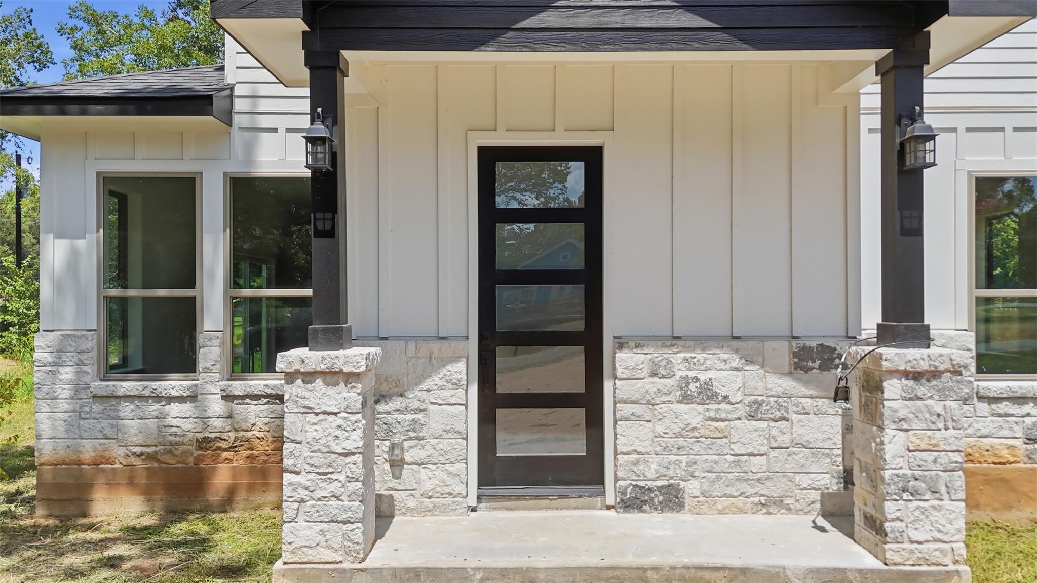 3rd image of 504 Walker St, Smithville, TX 78957 | MLS# 4715903
