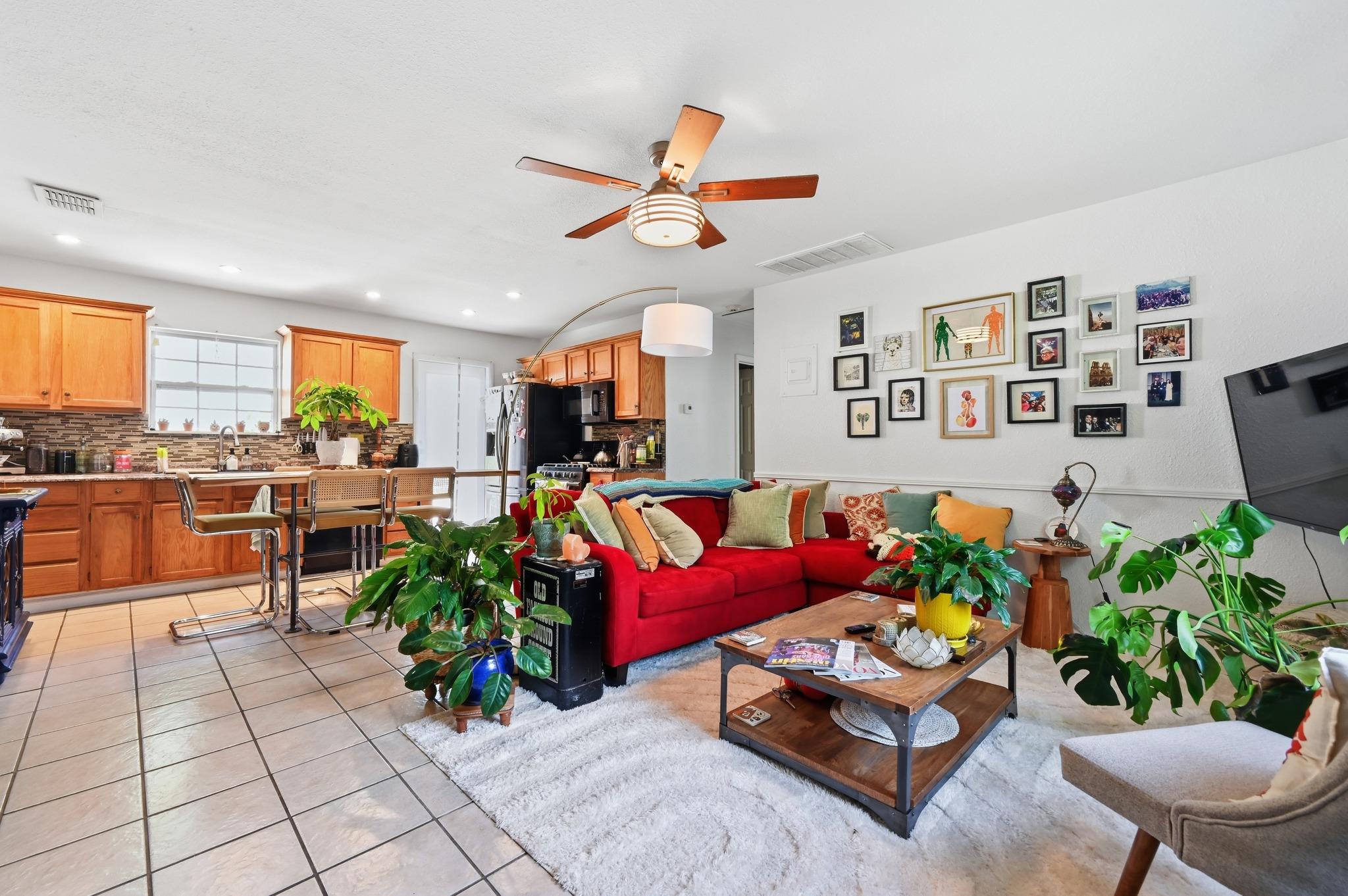 4th image of 4910 Suburban Dr, Austin, TX 78745 | MLS# 4012786