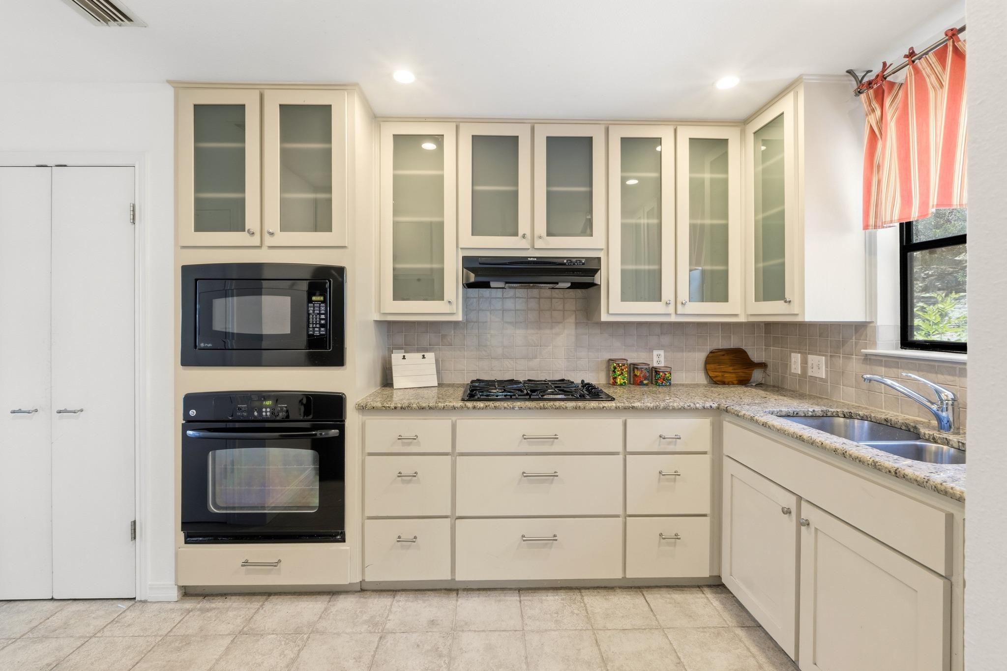 3rd image of 6702 Cat Creek Trl, Austin, TX 78731 | MLS# 2457524