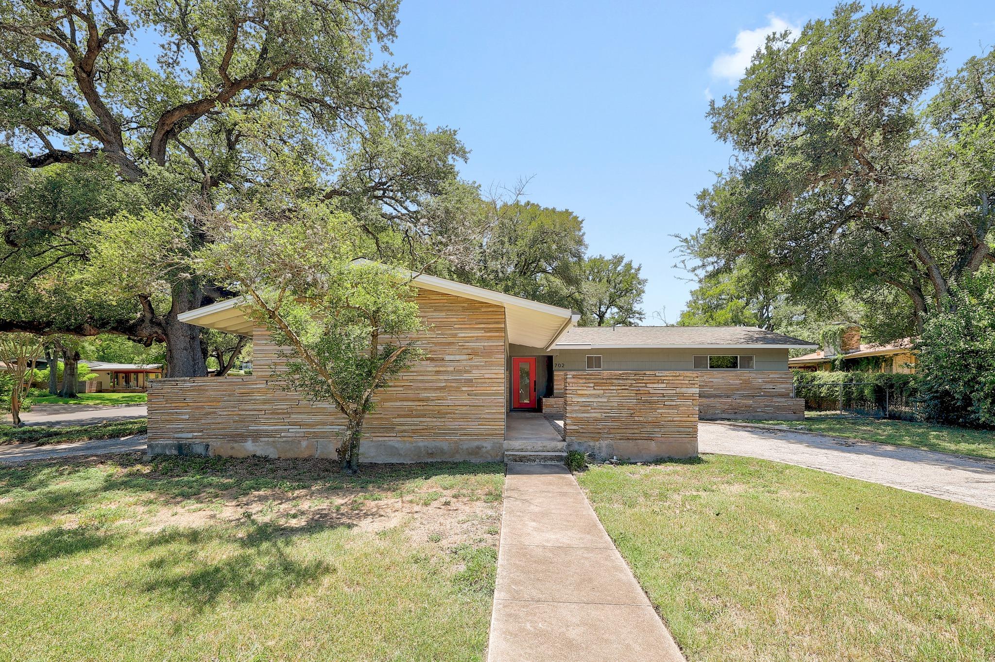 2nd image of 702 Spofford St, Austin, TX 78704 | MLS# 6528581