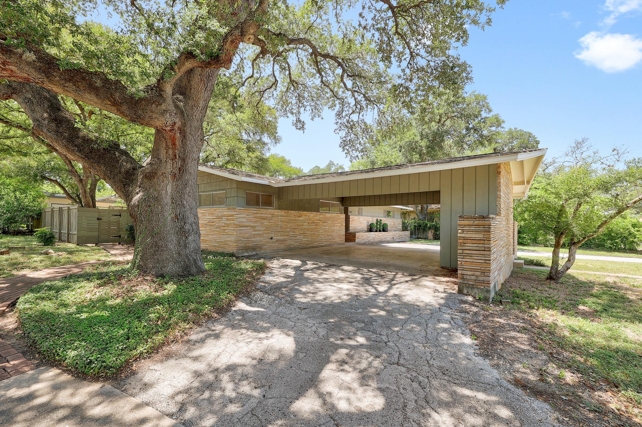 3rd image of 702 Spofford St, Austin, TX 78704 | MLS# 6528581