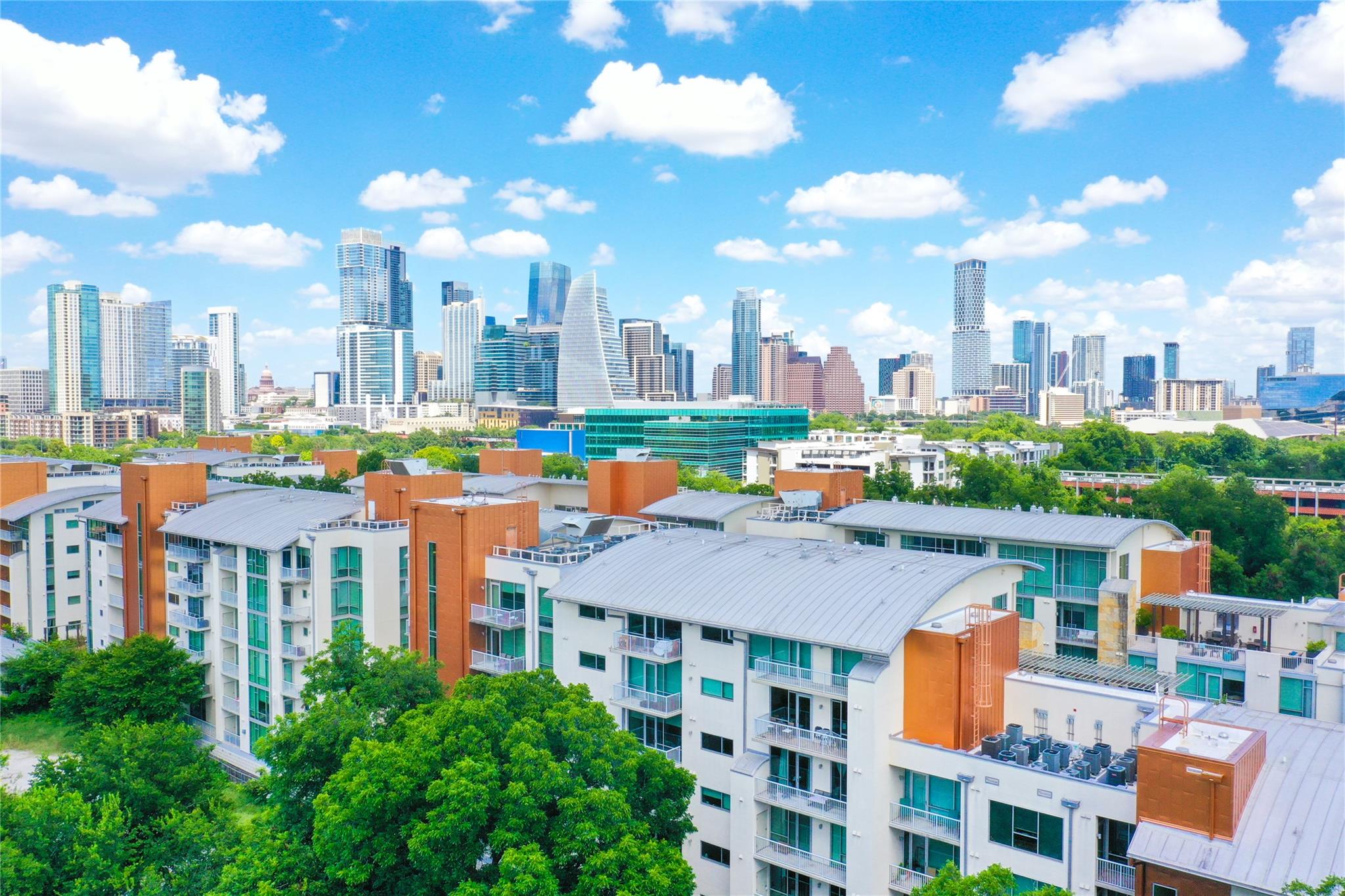 2nd image of 1600 Barton Springs Rd #5601, Austin, TX 78704 | MLS# 2343427