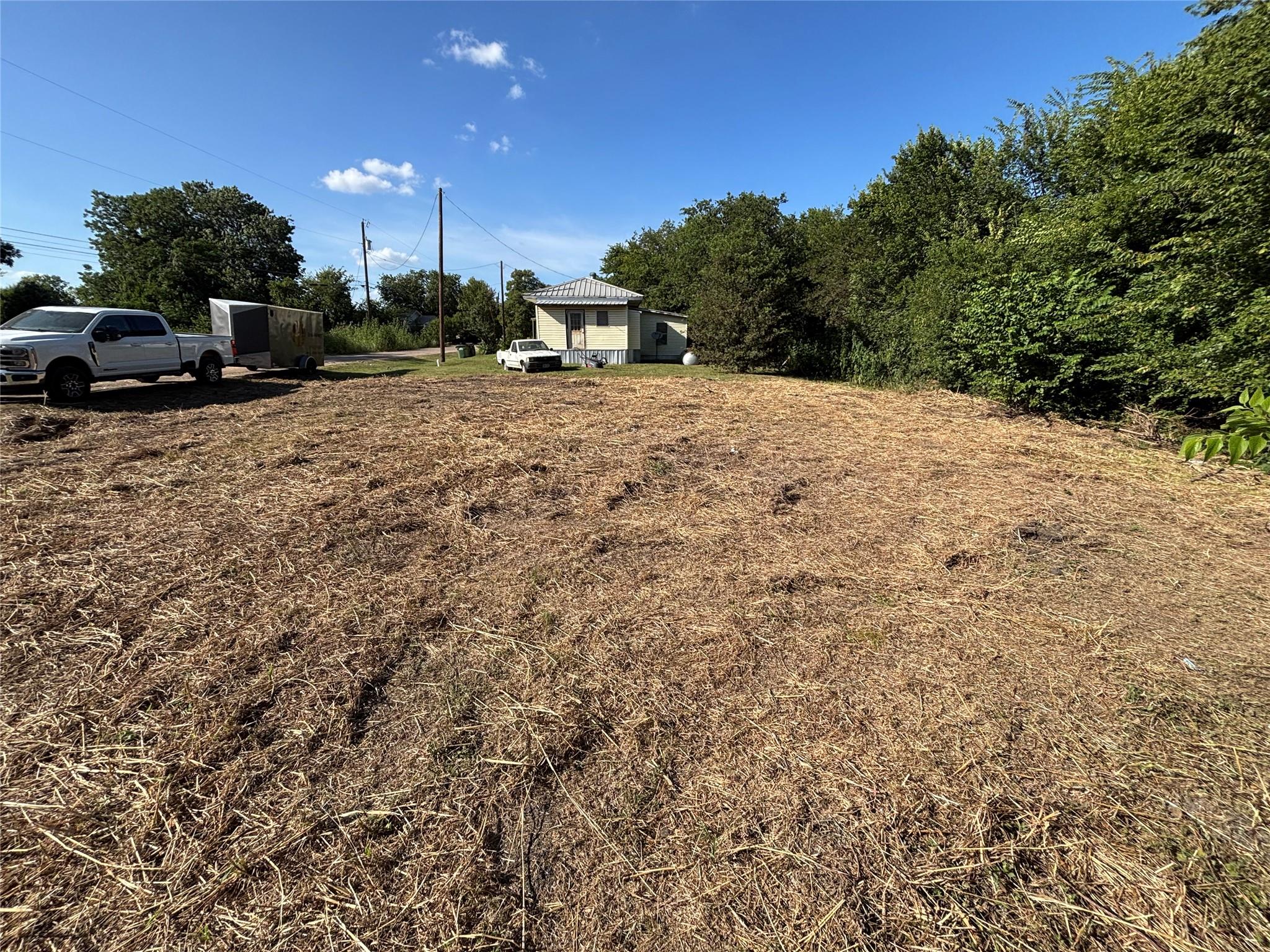 3rd image of 318 N Front St, Holland, TX 76534 | MLS# 4554536