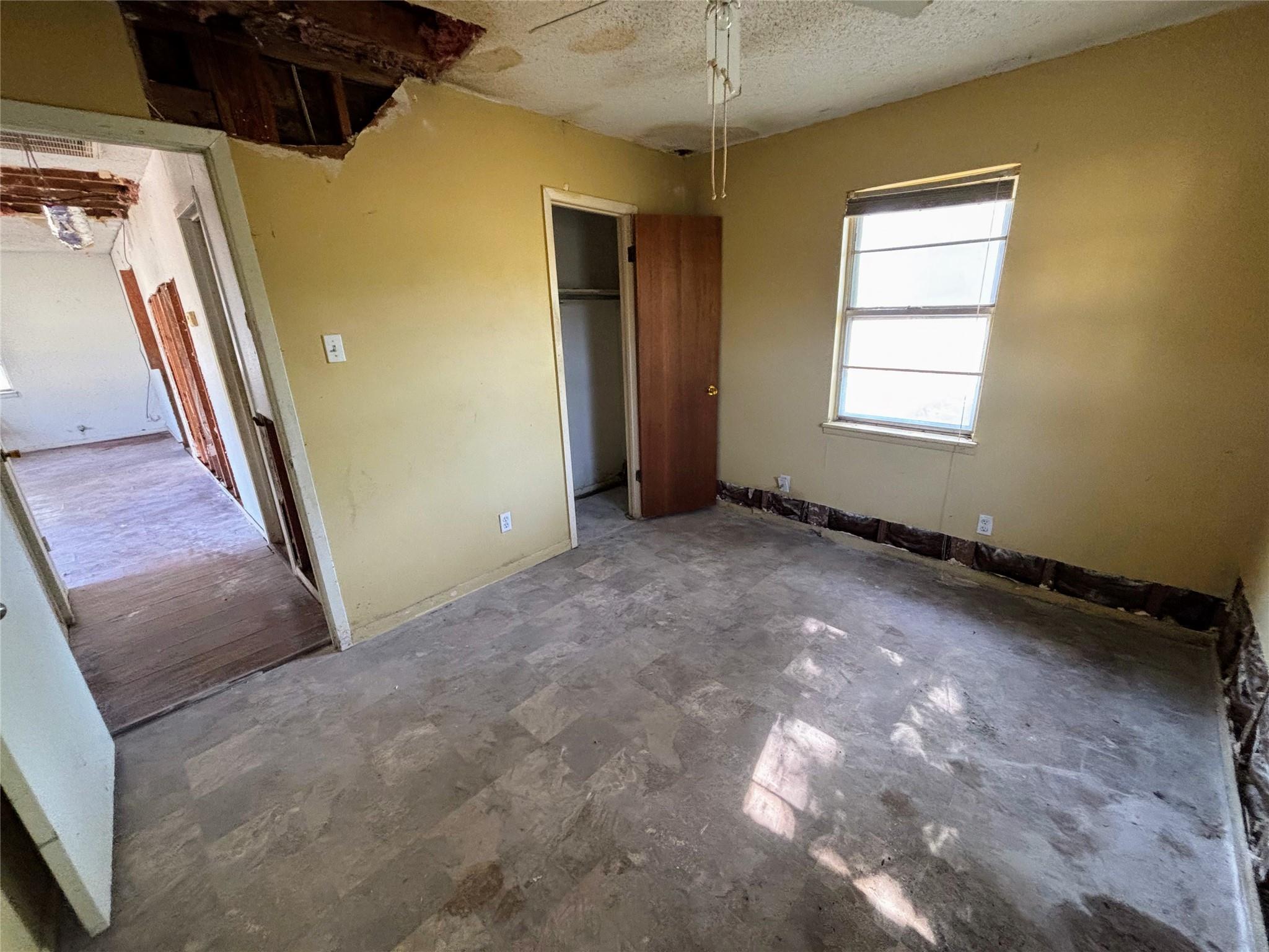 5th image of 321 N Front St, Holland, TX 76534 | MLS# 5547880