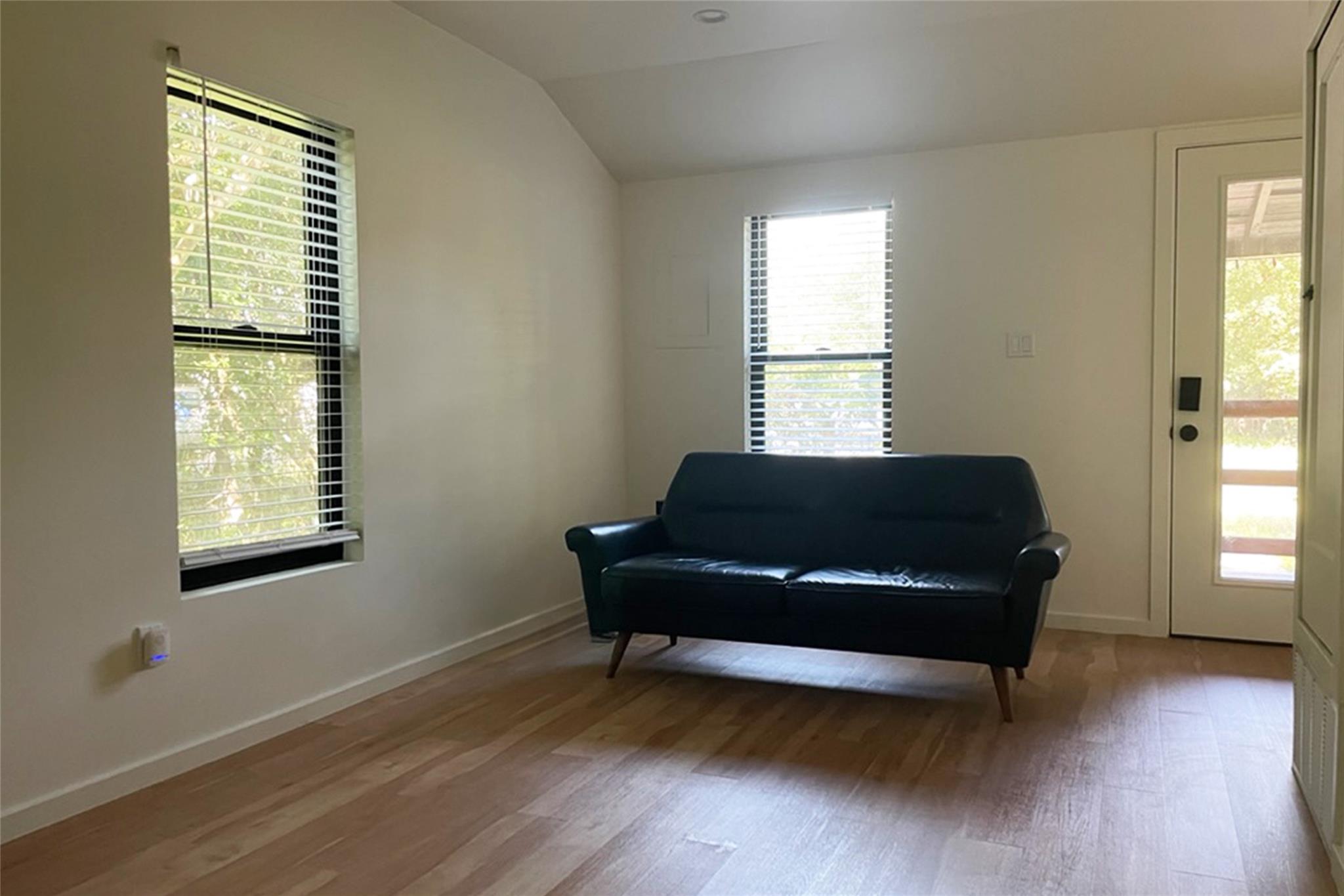 3rd image of 5921 Ponca St, Austin, TX 78741 | MLS# 9745405