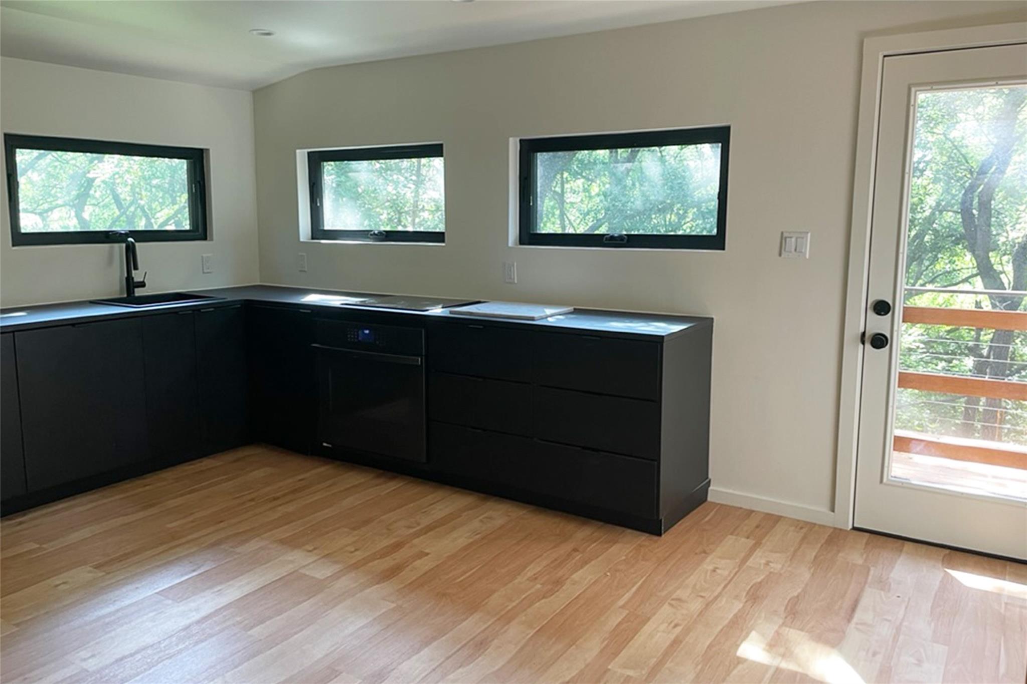 4th image of 5921 Ponca St, Austin, TX 78741 | MLS# 9745405