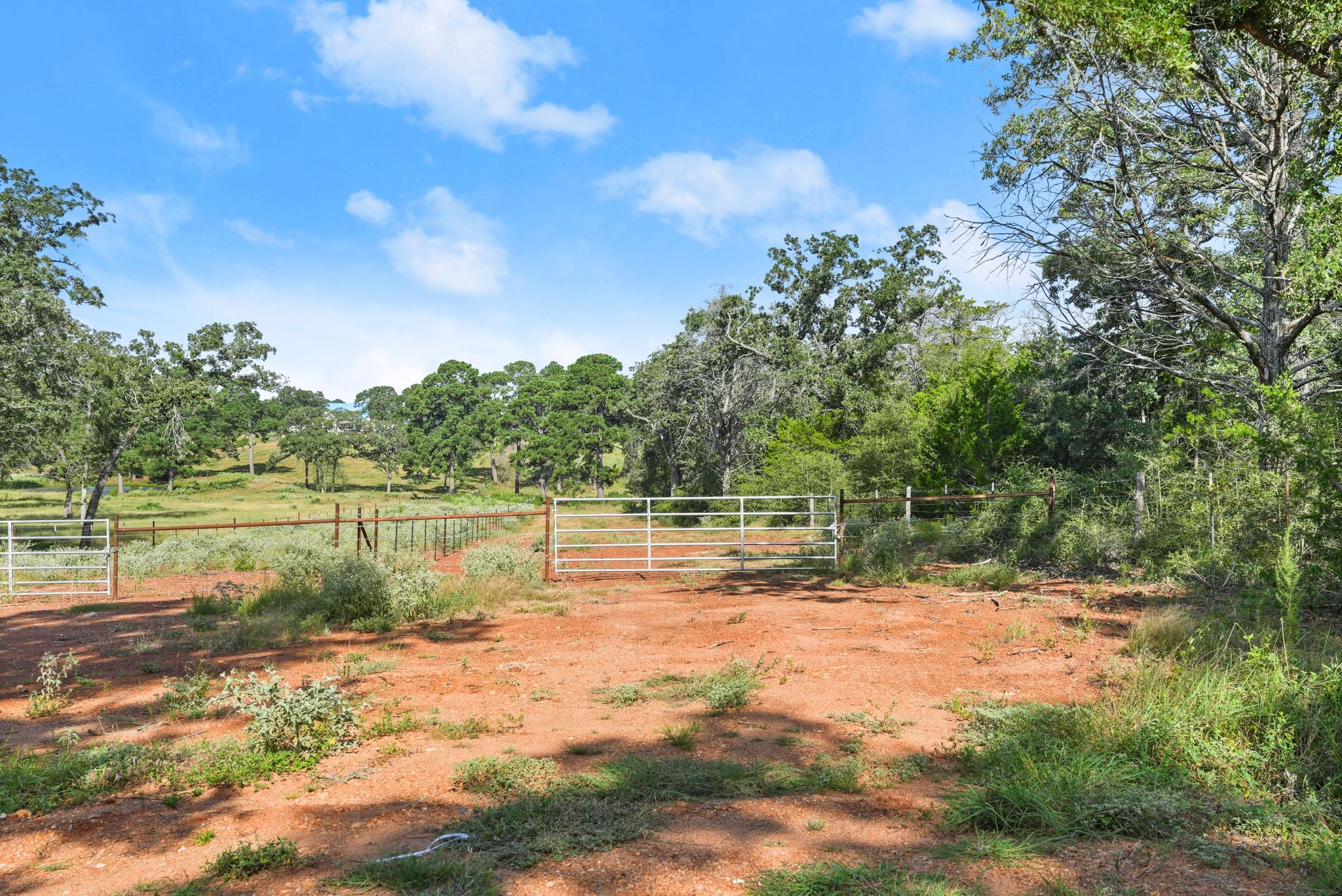 5th image of 170 Split Oak Rd, Smithville, TX 78957 | MLS# 3696662