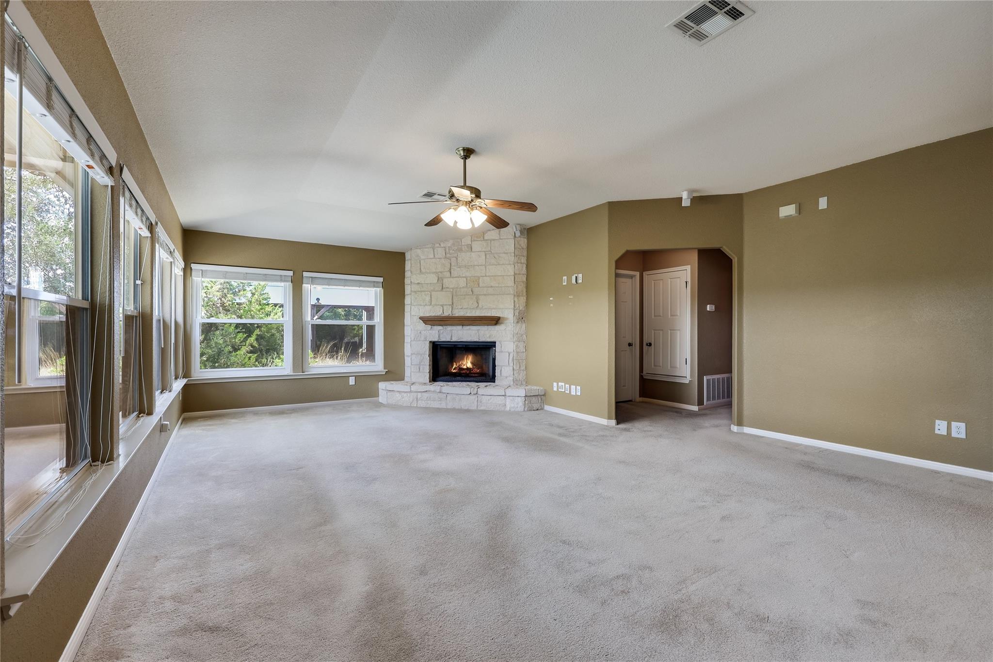 5th image of 7312 White Oak Dr, Lago Vista, TX 78645 | MLS# 2601754