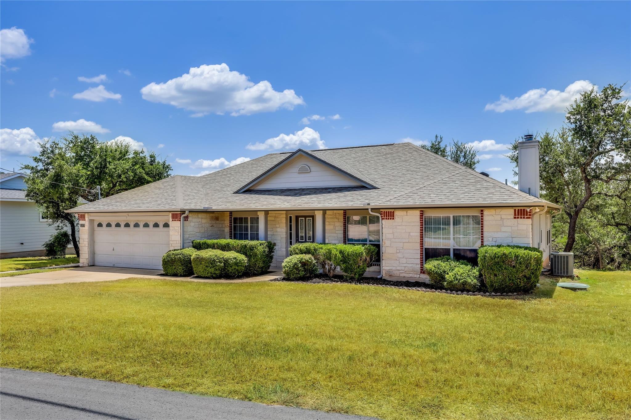 2nd image of 7312 White Oak Dr, Lago Vista, TX 78645 | MLS# 2601754