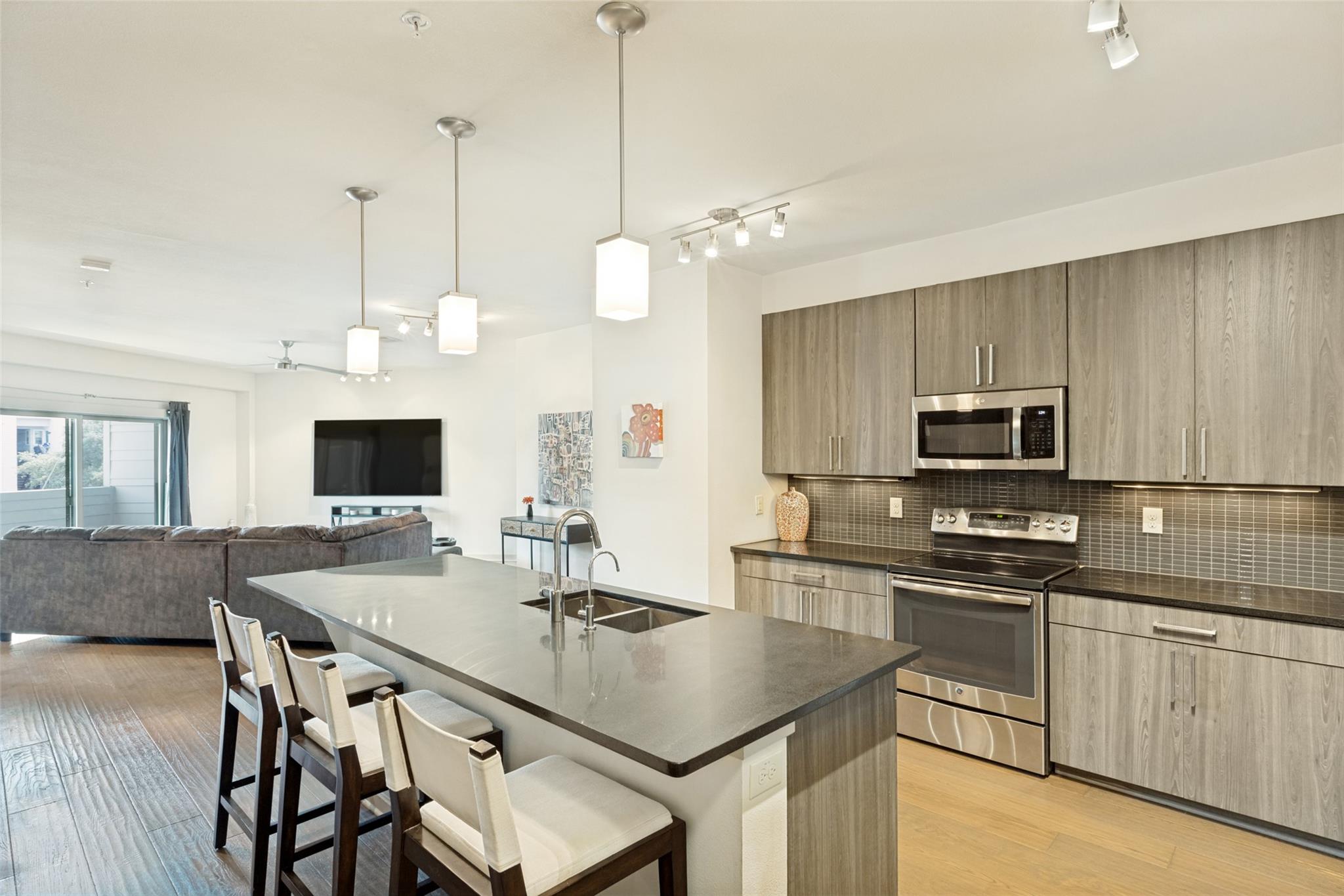 2nd image of 3600 S Lamar Blvd #210, Austin, TX 78704 | MLS# 1927746