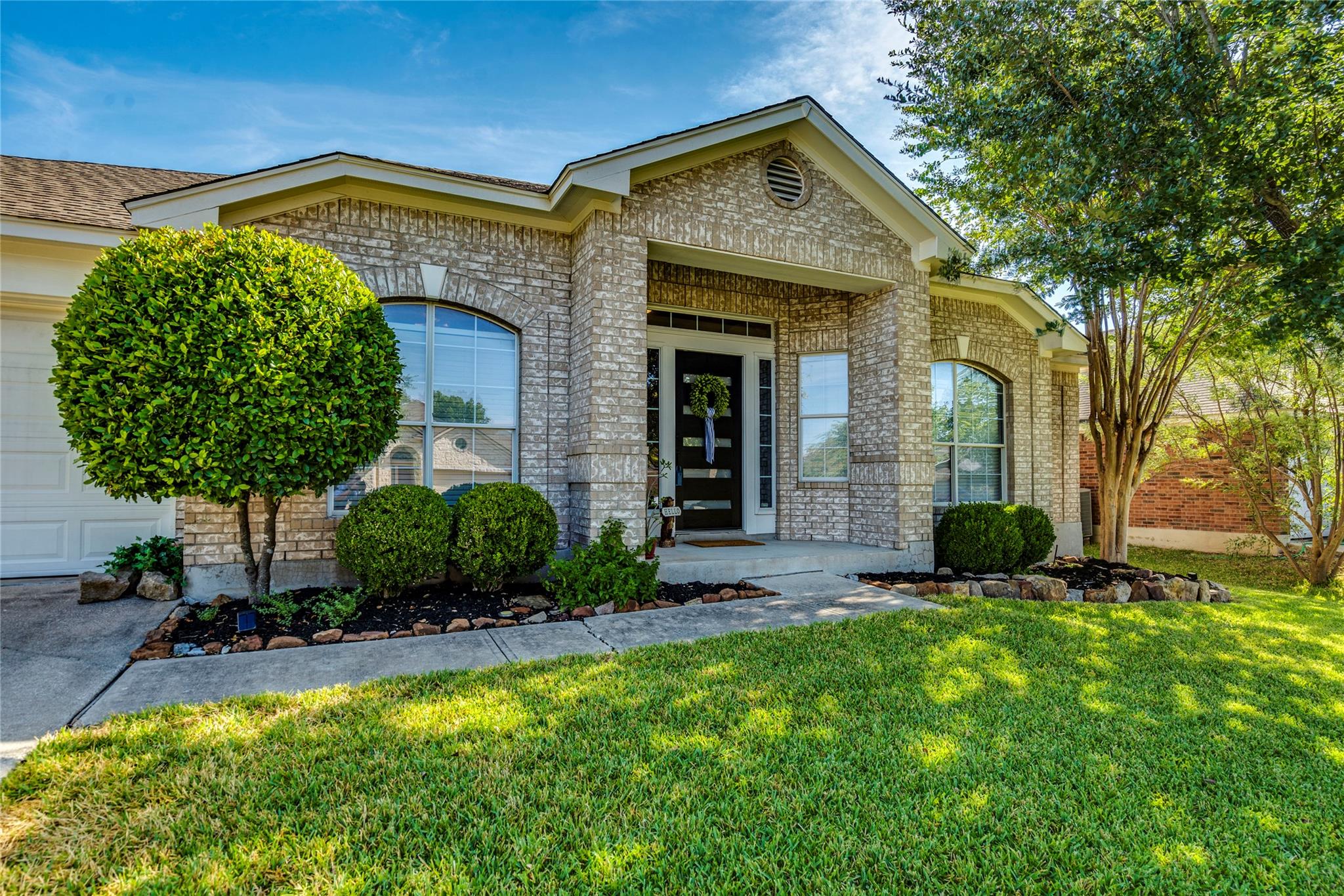 2nd image of 812 Dover Castle Ln, Pflugerville, TX 78660 | MLS# 1052535