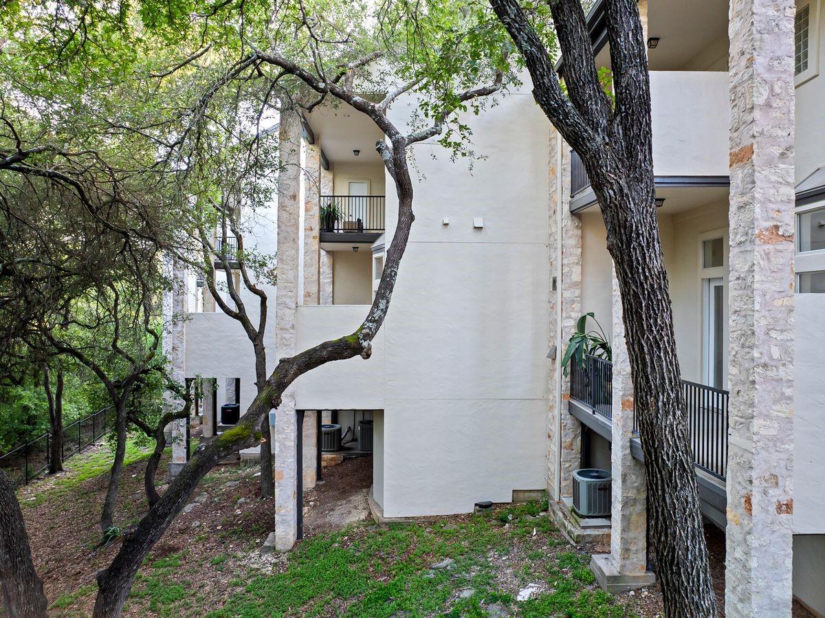 2nd image of 1701 Spyglass Dr, Austin, TX 78746