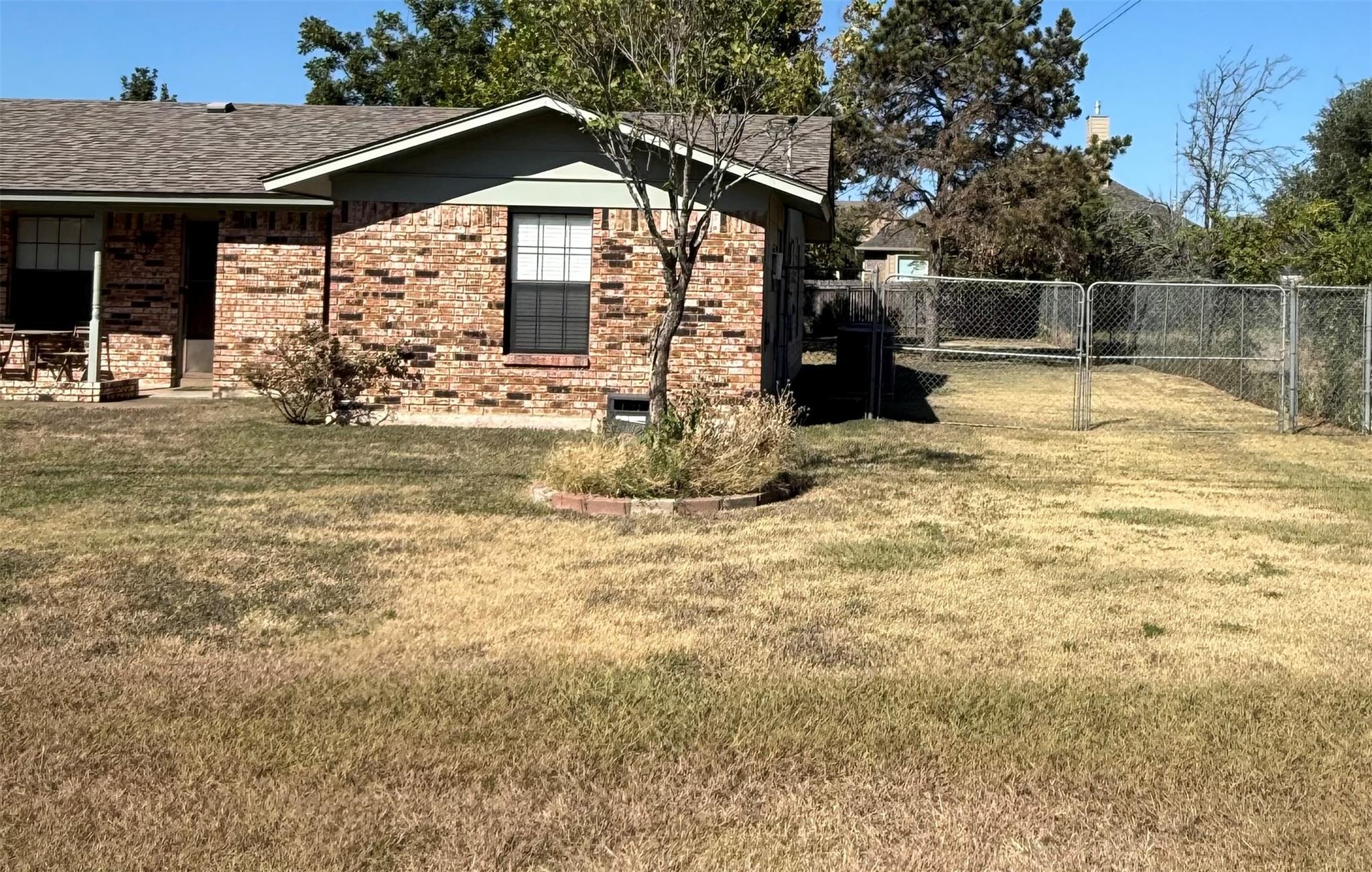 3rd image of 205 Parkway Dr, Cedar Park, TX 78613 | MLS# 3708067