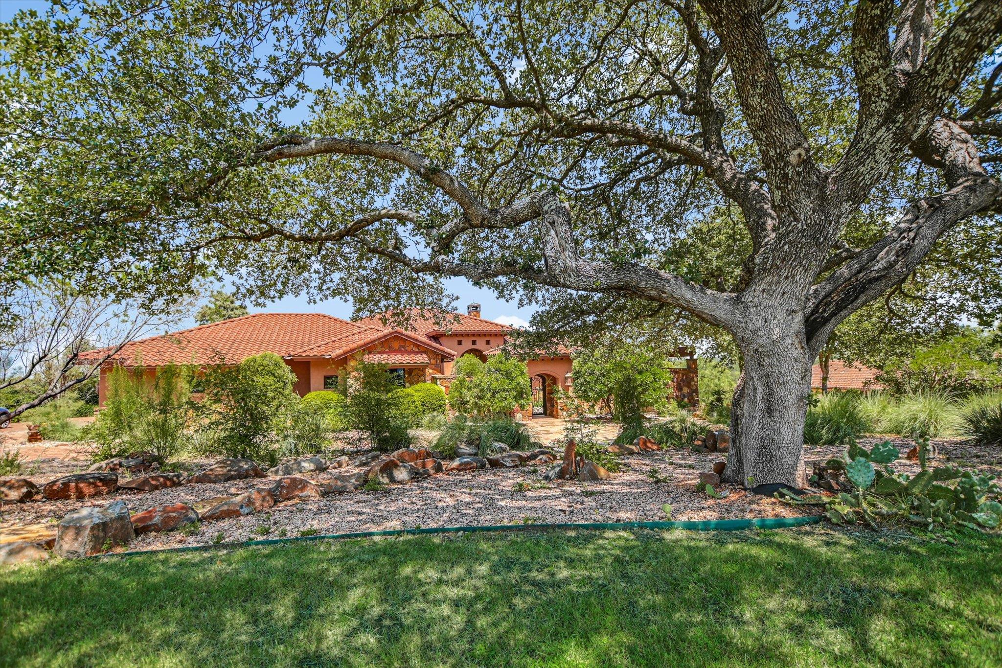 2nd image of 405 The Trails Pkwy, Horseshoe Bay, TX 78657 | MLS# 6365323