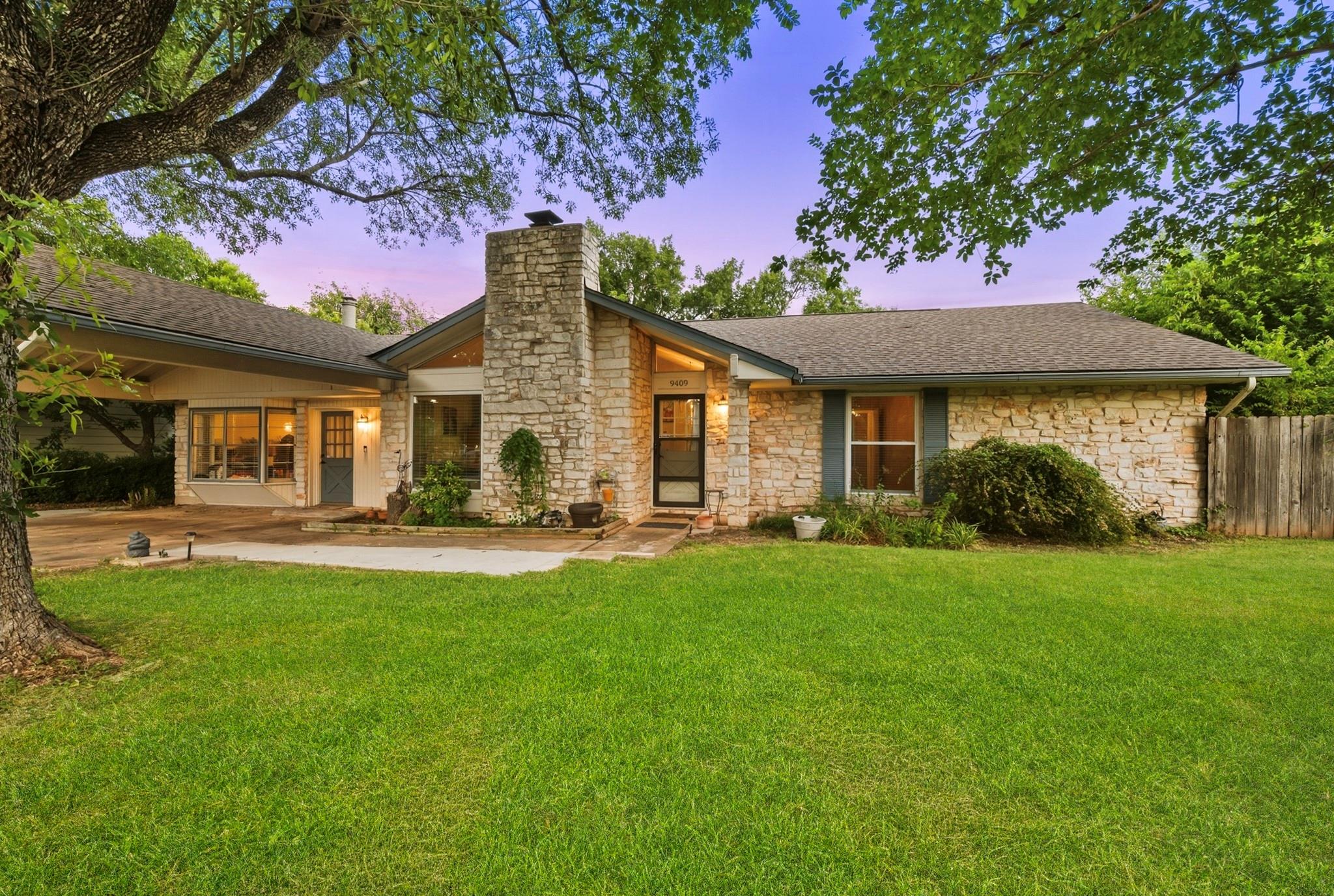 1st image of 9409 Braeburn Gln, Austin, TX 78729 | MLS# 1399628