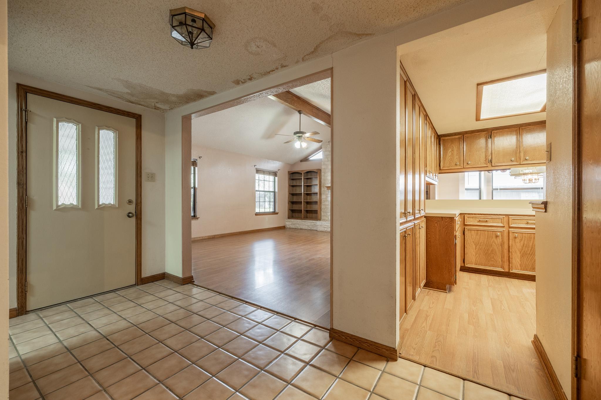3rd image of 2103 Lancaster Gate Cv, Round Rock, TX 78664 | MLS# 1343110