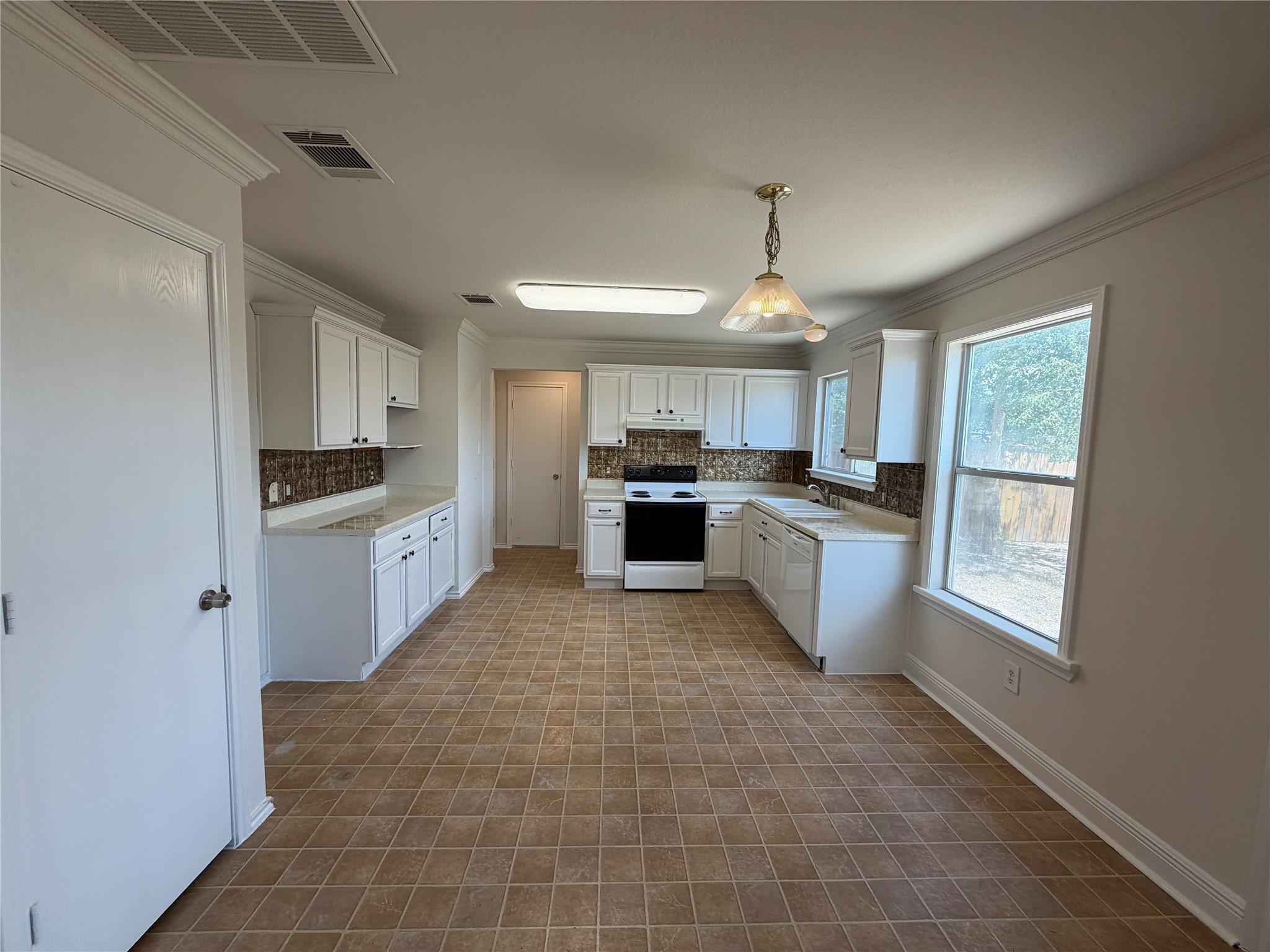 2nd image of 101 Gillespie Ln, Elgin, TX 78621 | MLS# 7256166