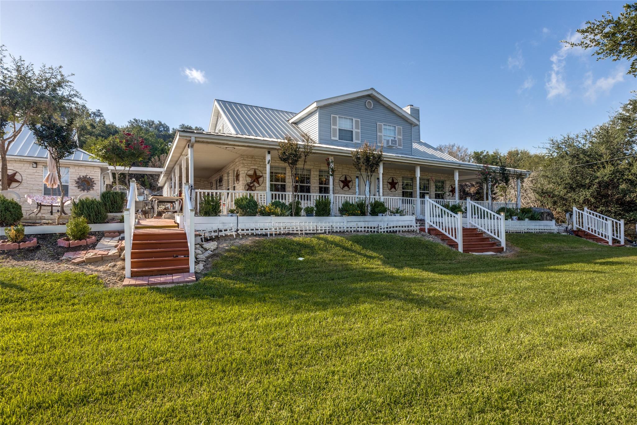 3rd image of 403 Sinclair Dr, Spicewood, TX 78669 | MLS# 5858568