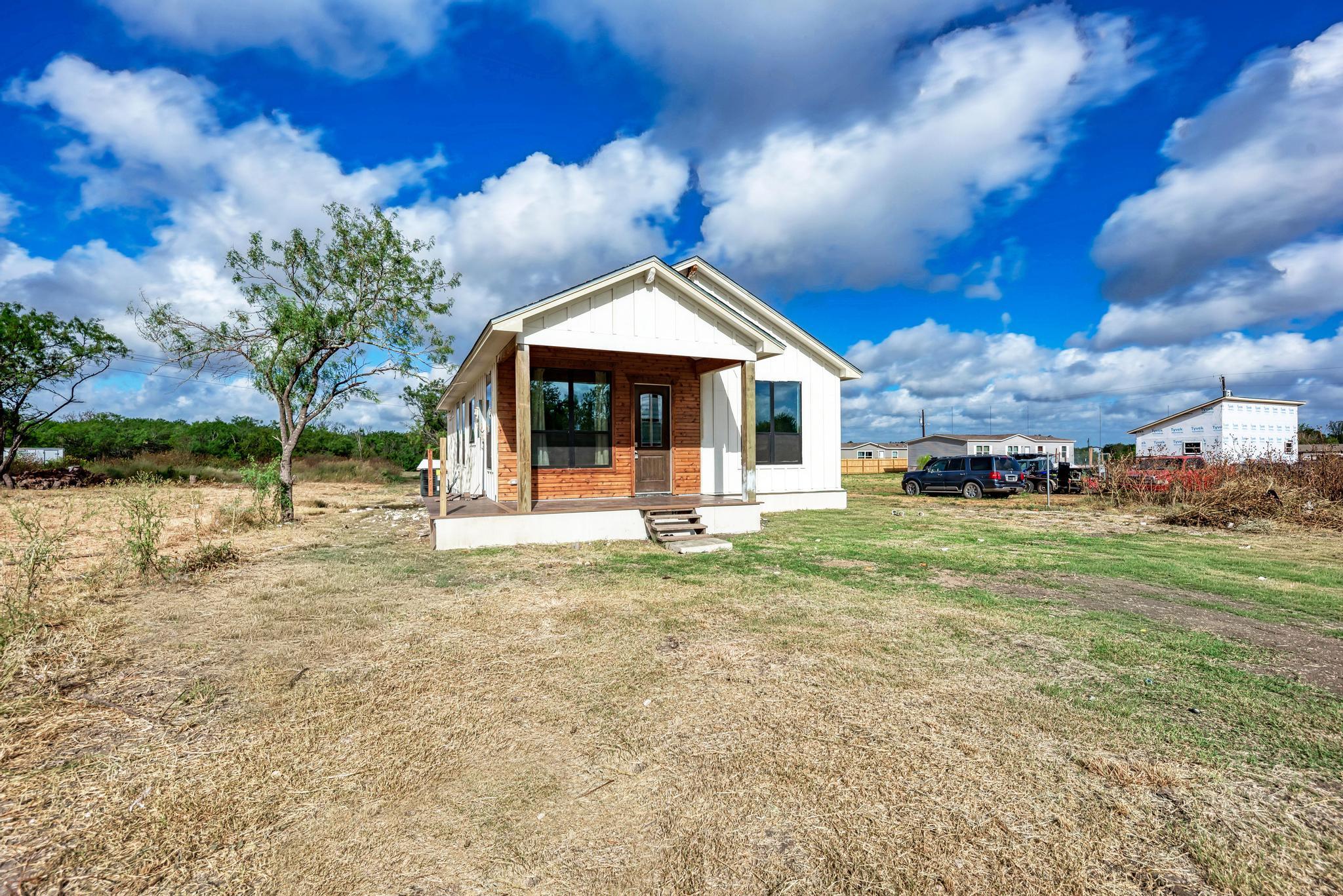 5th image of 122 Los Fresnos Dr, Dale, TX 78616 | MLS# 9186104