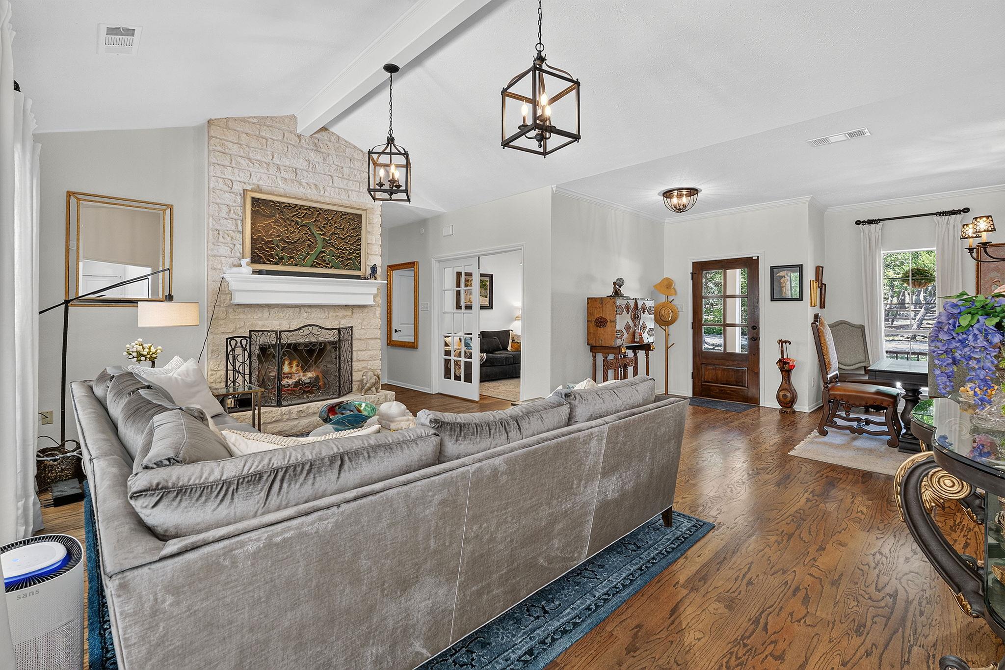 3rd image of 262 E Ridgewood Rd, Georgetown, TX 78633 | MLS# 1817685