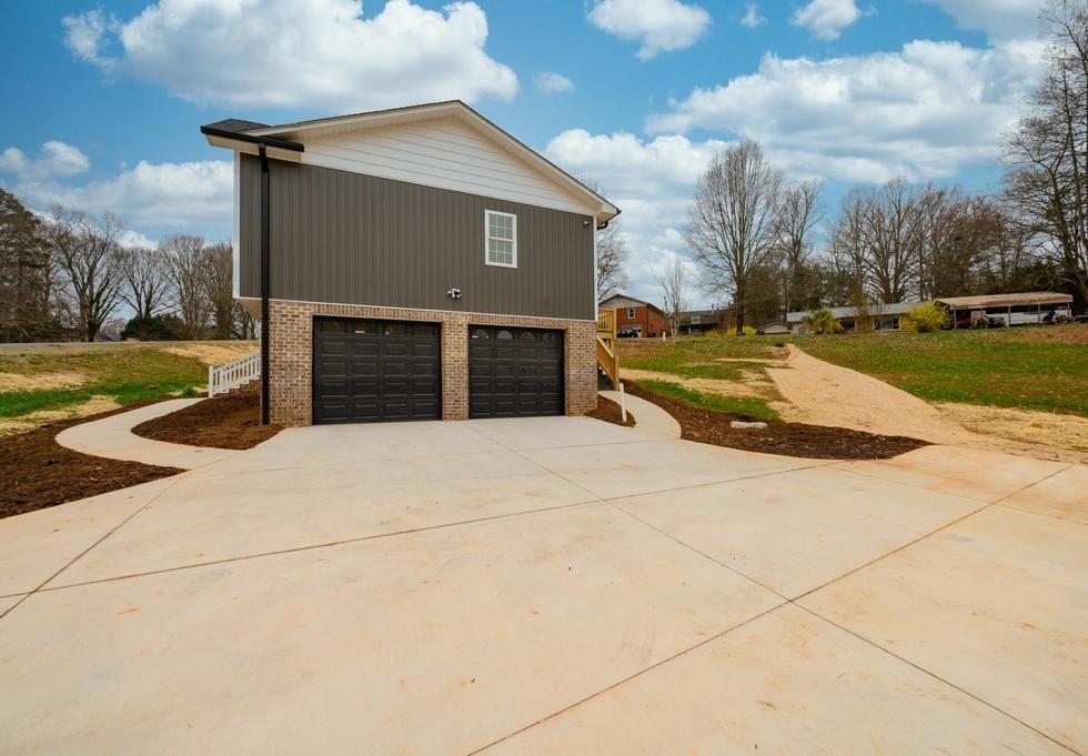 5th image of 2953 2Nd Street Ct Nw, Hickory, NC 28601 | MLS# 4006211