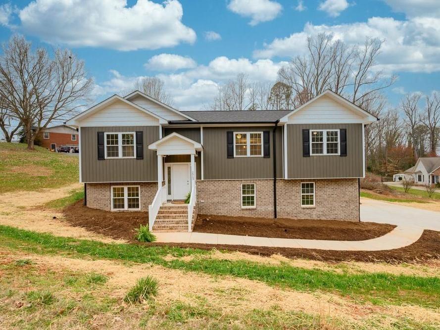 1st image of 2953 2Nd Street Ct Nw, Hickory, NC 28601 | MLS# 4006211