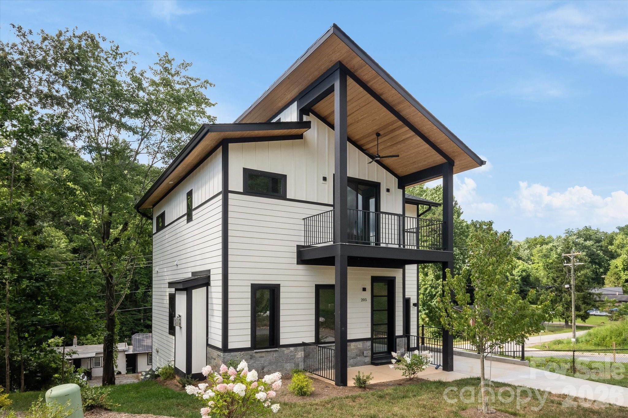 Homes for sale in Asheville, NC | 205 Torch Light Way, Asheville, NC 28806 | MLS# 4159391