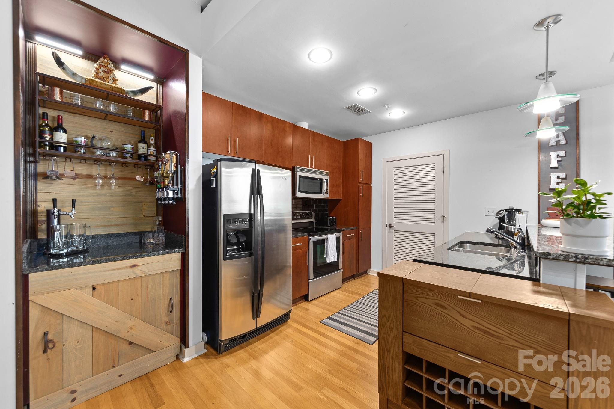 3rd image of 210 N Church St #2513, Charlotte, NC 28202 | MLS# 4172260