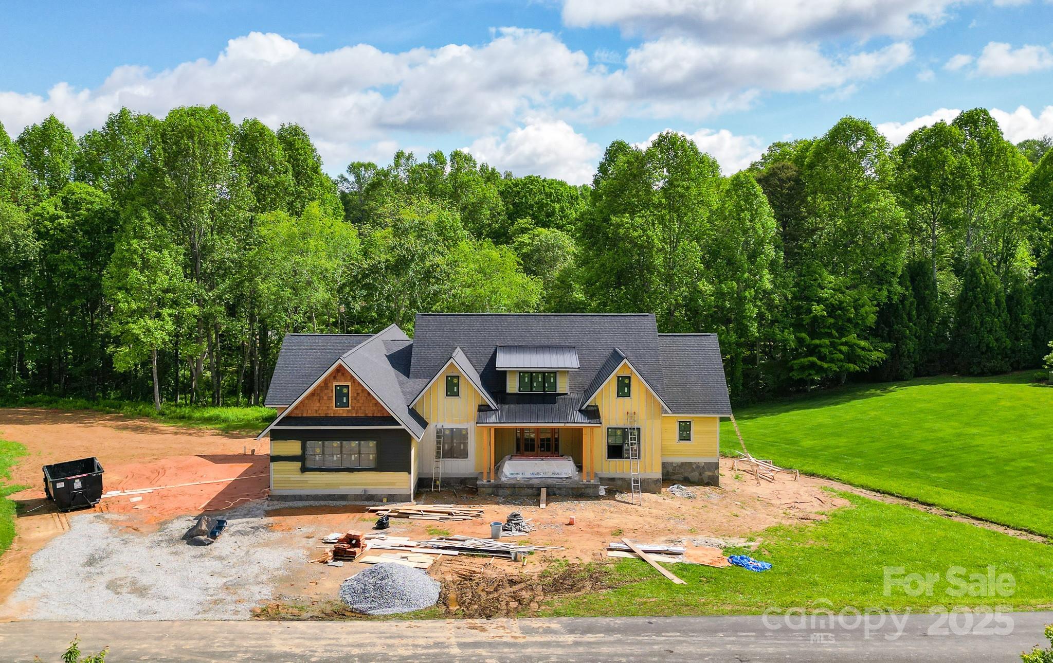 Homes for sale in Hendersonville, NC | 574 Skytop Farm Ln, Hendersonville, NC 28791 | MLS# 4202763