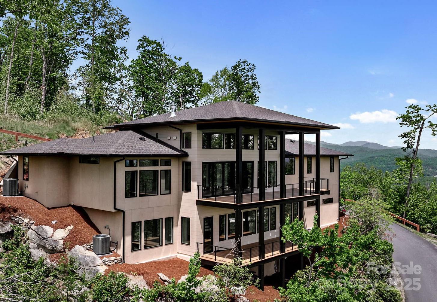 Homes for sale in Hendersonville, NC | 159 Marble Heights Trl, Hendersonville, NC 28791 | MLS# 4210966