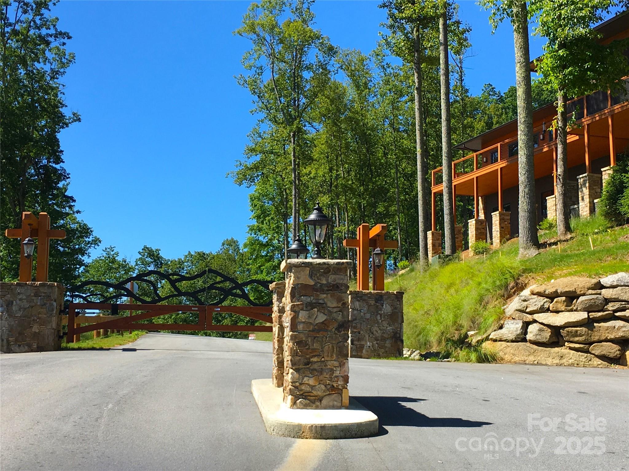 Homes for sale in Hendersonville, NC | 159 Marble Heights Trl, Hendersonville, NC 28791 | MLS# 4210966