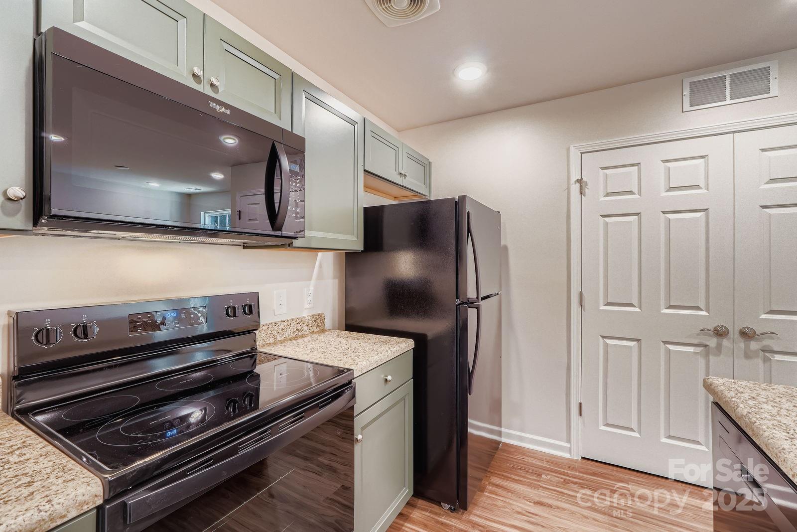 Homes for sale in Charlotte, NC | 1758 J Julian Ln, Charlotte, NC 28208 | MLS# 4213076