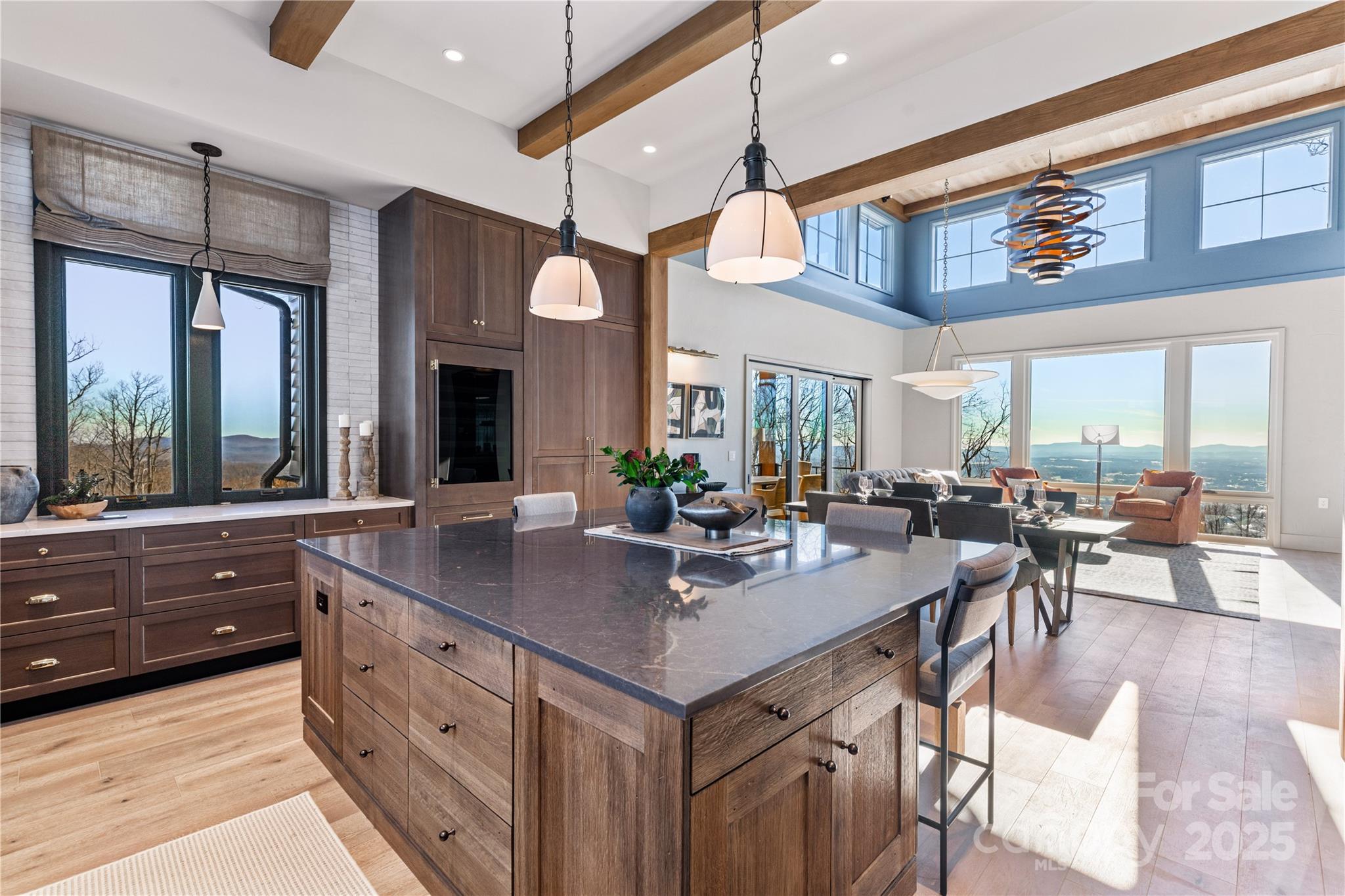 Homes for sale in Hendersonville, NC | 432 E Garden Trl, Hendersonville, NC 28792 | MLS# 4217573