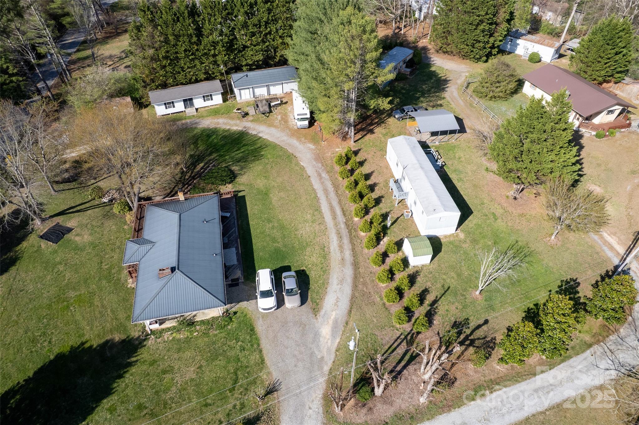 Homes for sale in Hendersonville, NC | 29 Delta Dr, Hendersonville, NC 28792 | MLS# 4243715