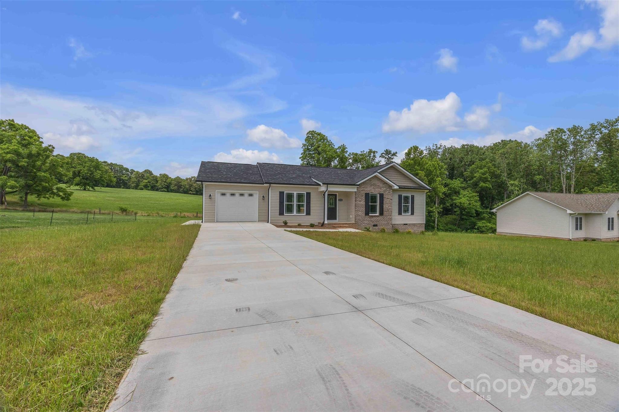 Homes for sale in Granite Falls, NC | 2338 Ellen St, Granite Falls, NC 28630 | MLS# 4246298