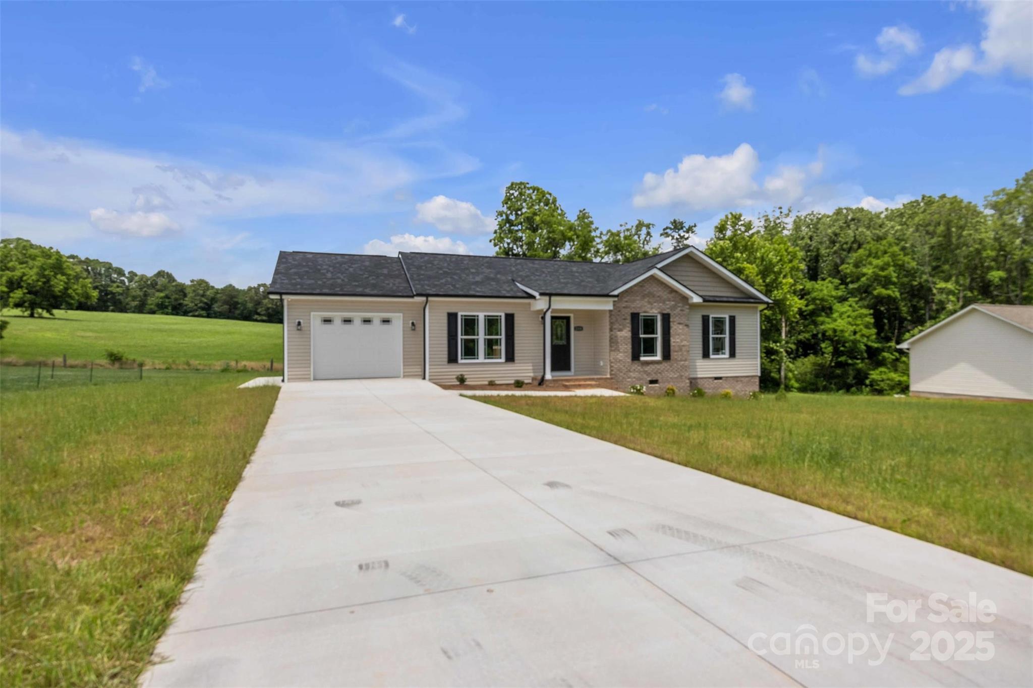 Homes for sale in Granite Falls, NC | 2338 Ellen St, Granite Falls, NC 28630 | MLS# 4246298