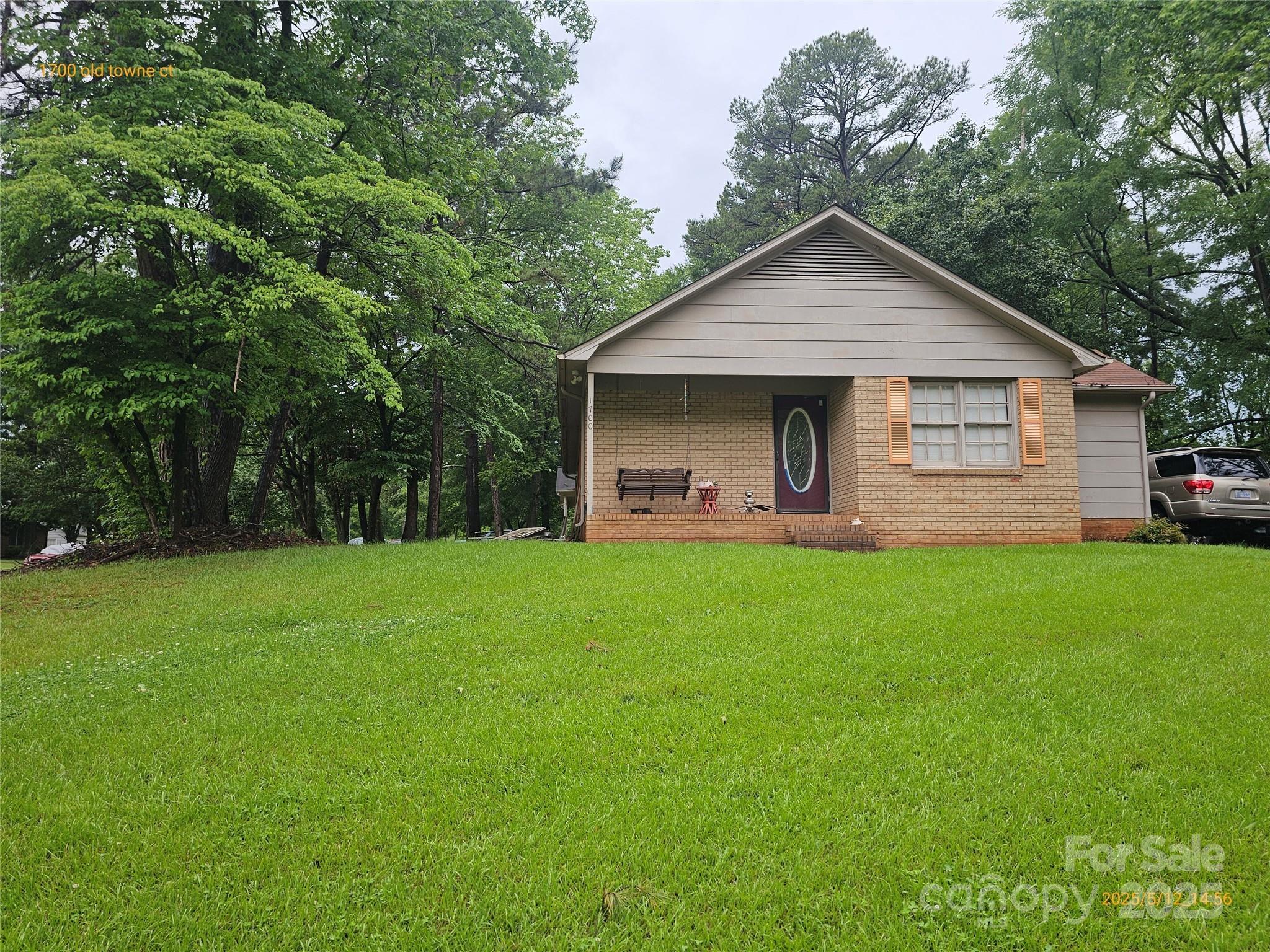 Homes for sale in Charlotte, NC | 1700 Old Towne Ct, Charlotte, NC 28217 | MLS# 4255243