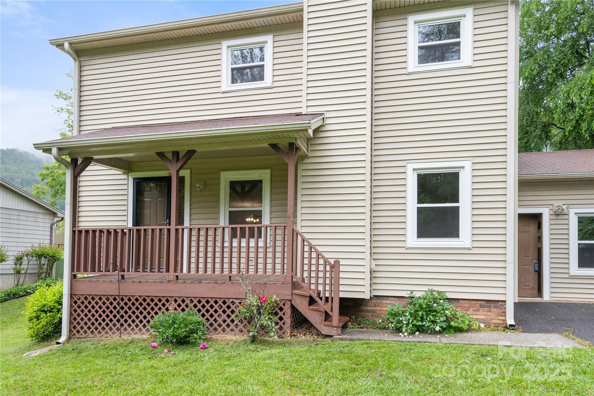 Homes for sale in Asheville, NC | 6 Stephanie Ln, Asheville, NC 28805 | MLS# 4258540
