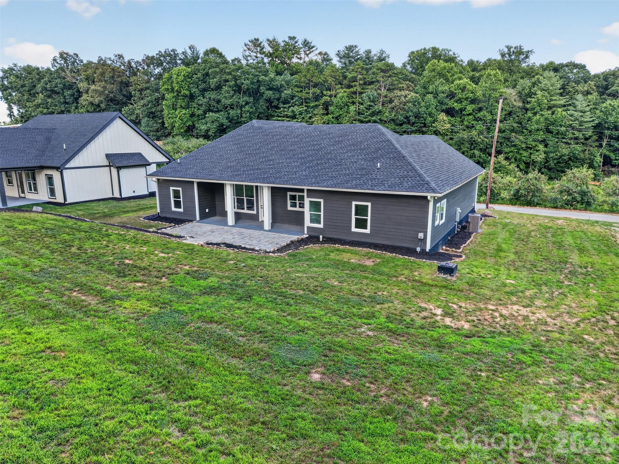 4th image of 86 Point Hope Ln, Hendersonville, NC 28792 | MLS# 4264564
