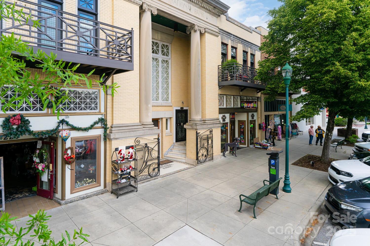 Homes for sale in Hendersonville, NC | 231 N Main St, Hendersonville, NC 28792 | MLS# 4267654