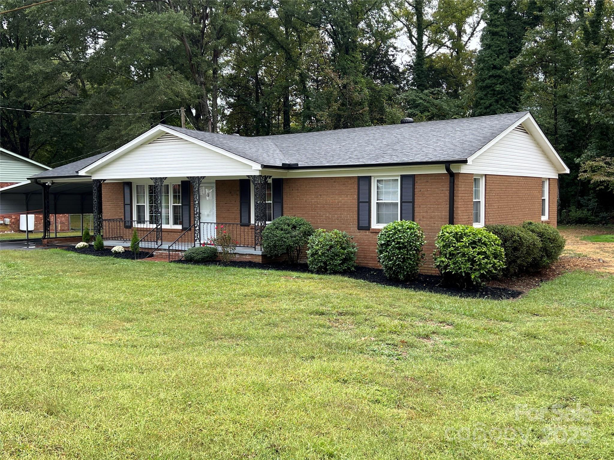 Homes for sale in Kannapolis, NC | 325 Briarcliff Dr, Kannapolis, NC 28081 | MLS# 4281900