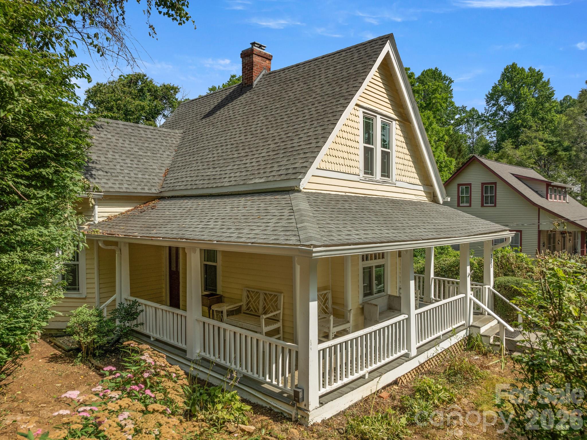 Homes for sale in Saluda, NC | 334 Greenville St, Saluda, NC 28773 | MLS# 4283368