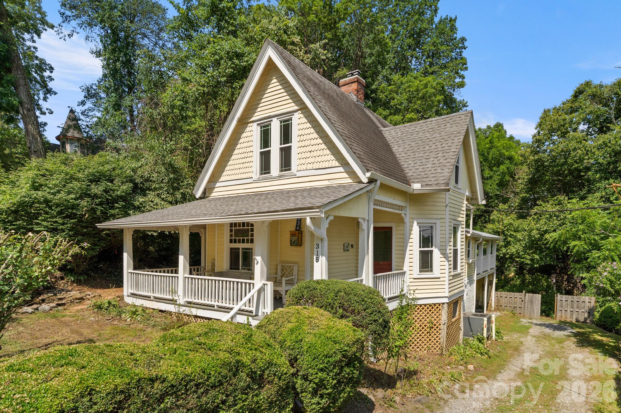 Homes for sale in Saluda, NC | 334 Greenville St, Saluda, NC 28773 | MLS# 4283368