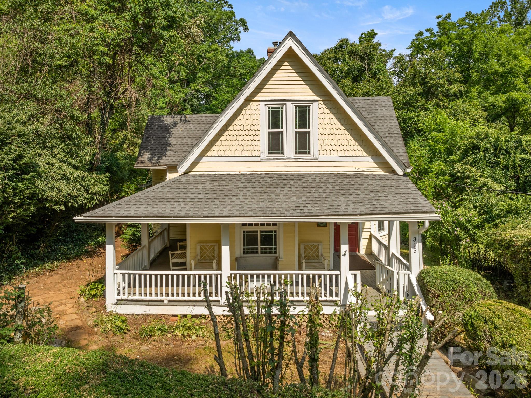 Homes for sale in Saluda, NC | 334 Greenville St, Saluda, NC 28773 | MLS# 4283368