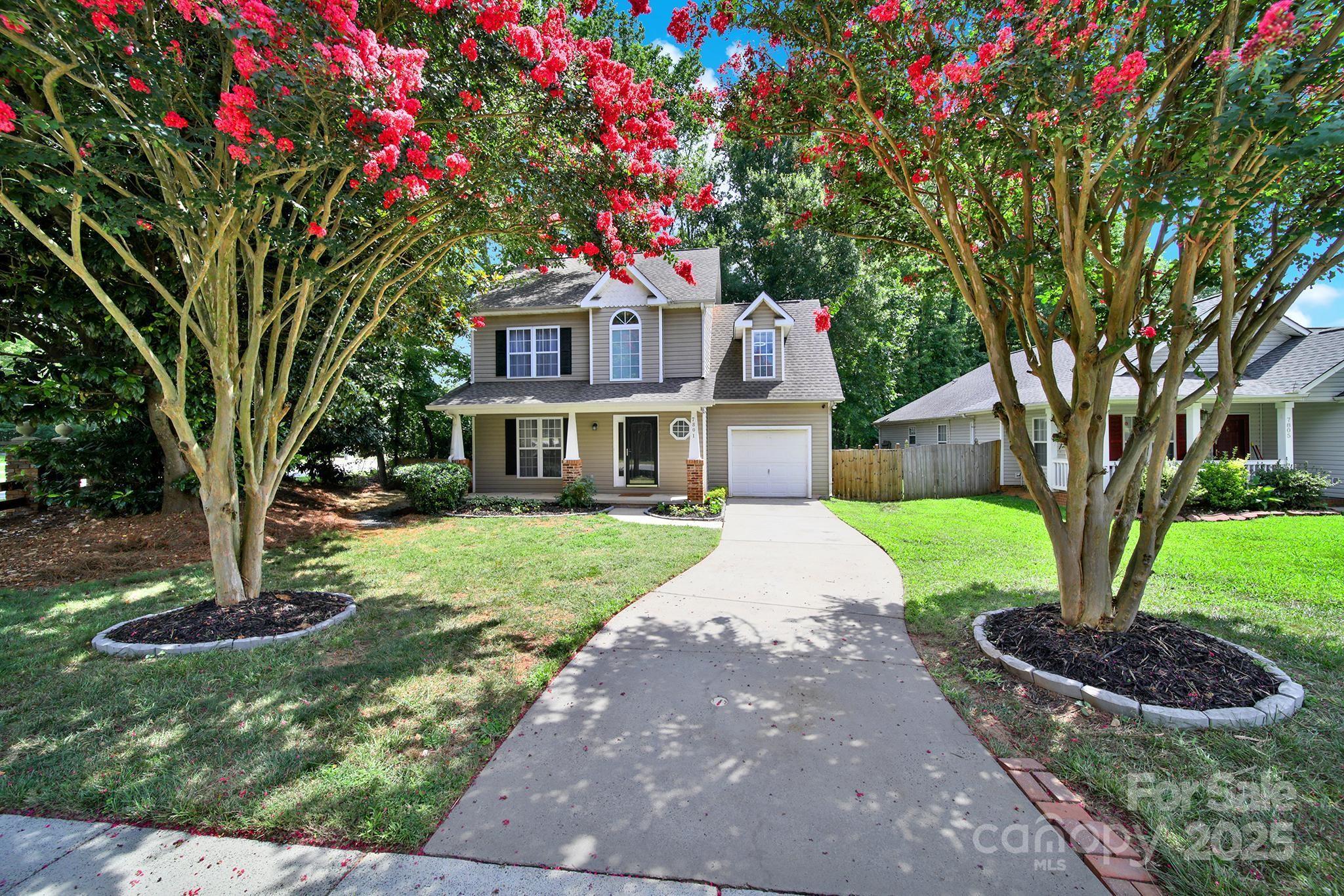 Homes for sale in Charlotte, NC | 7801 Bella Vista Ct, Charlotte, NC 28216 | MLS# 4285247