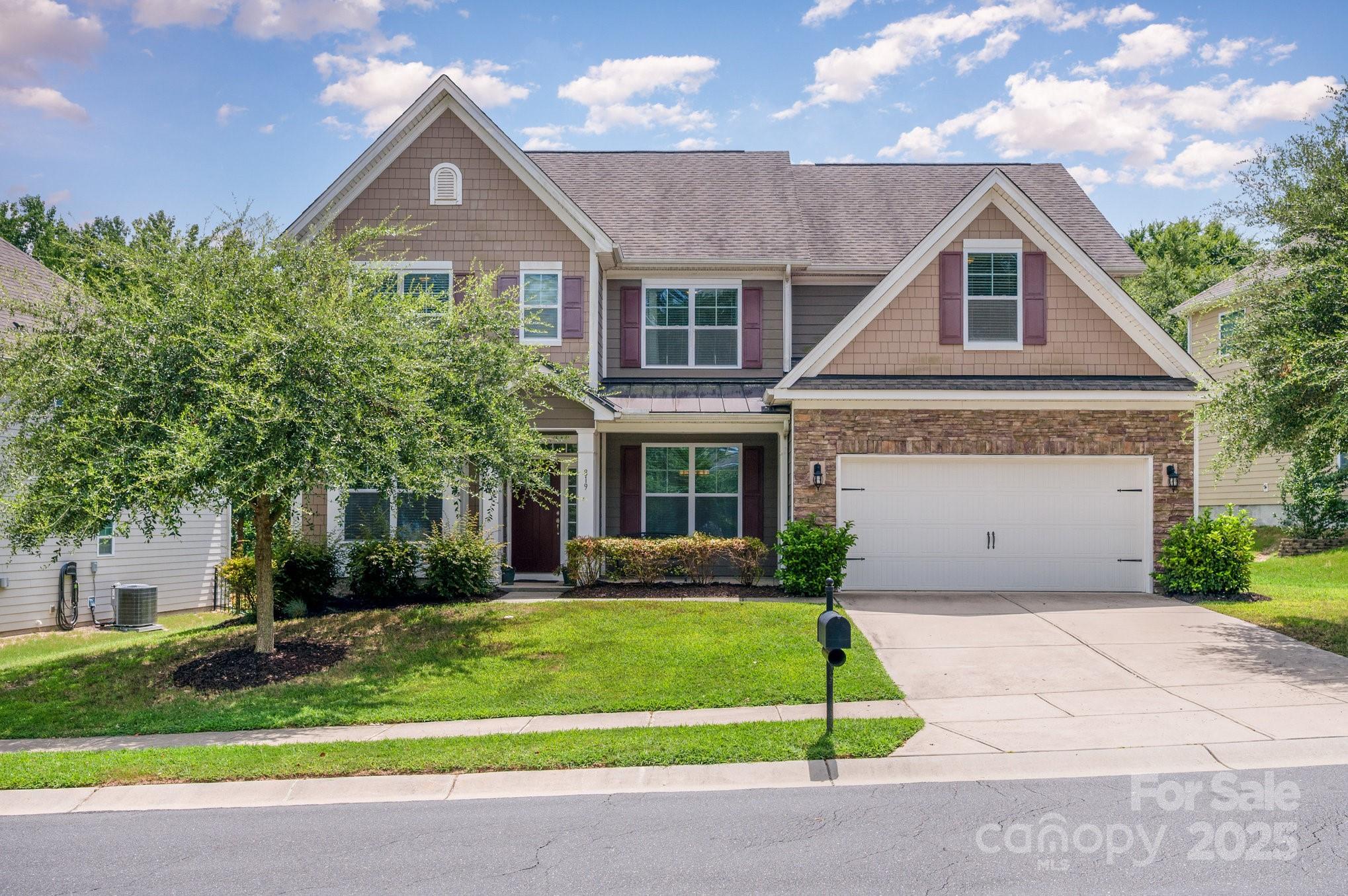 Homes for sale in Tega Cay, SC | 819 Coralbell Way, Tega Cay, SC 29708 | MLS# 4286168